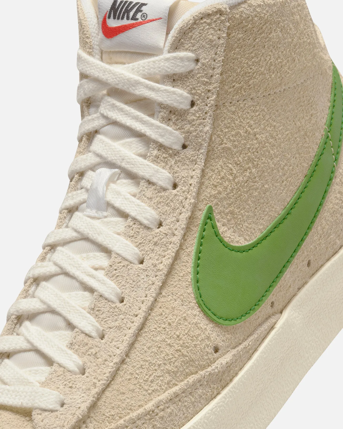 Nike Women's Blazer Mid '77 Vintage Muslin arch - support strongest