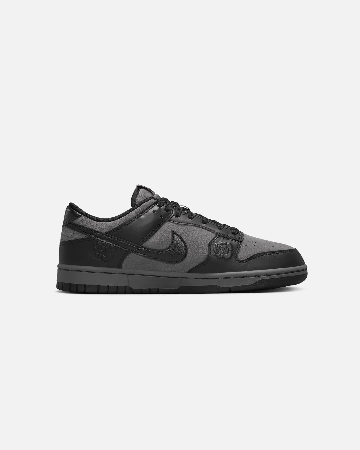 Heel Nike Women's Dunk Low "Black Roses" Iron Grey