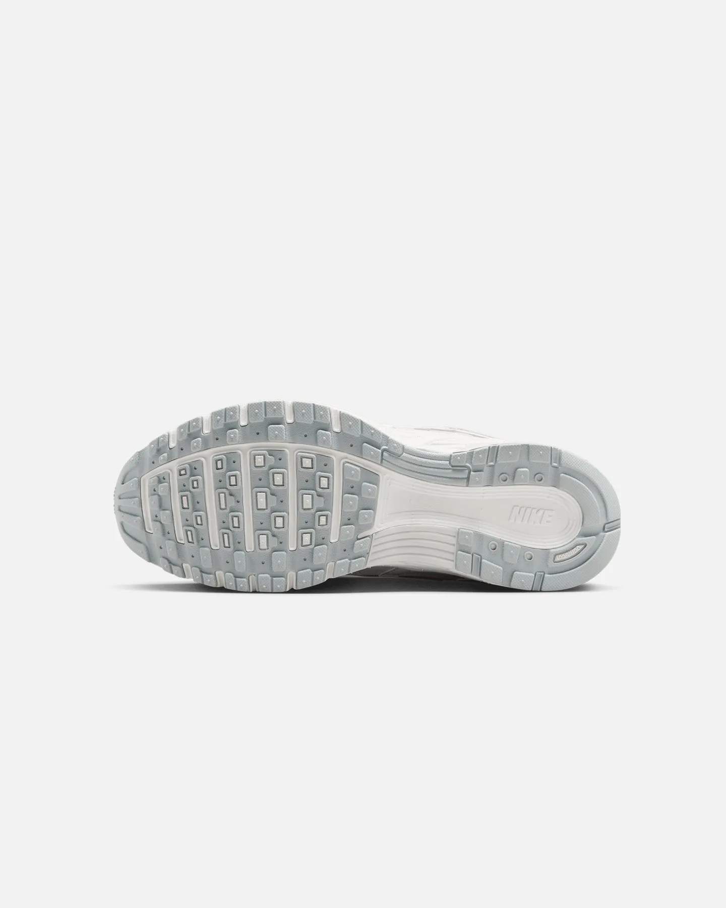 Amateur Nike Women's P-6000 SE Summit White/Wolf Grey