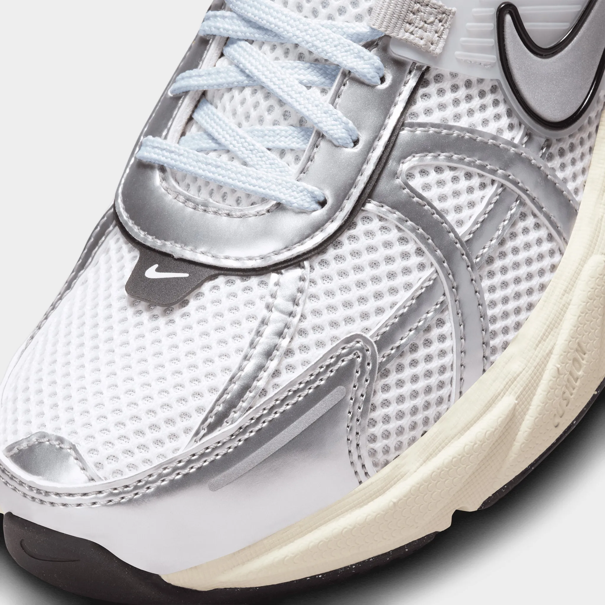 Arch Fit Nike Women's V2K Run Summit White / Metallic Silver