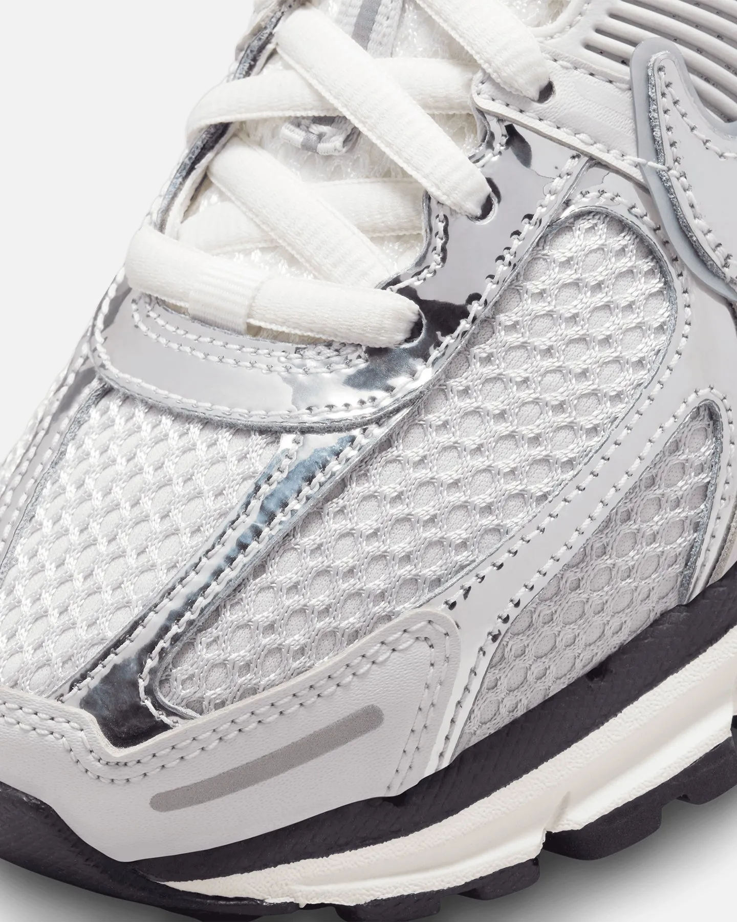 Nike Women's Zoom Vomero 5 Photon Dust/Chrome Modern Look Pilates practitioners