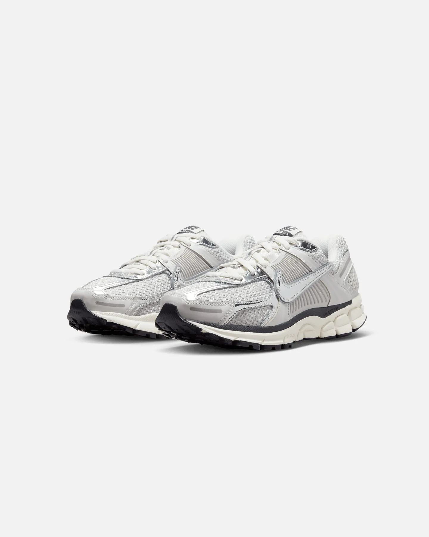 Nike Women's Zoom Vomero 5 Photon Dust/Chrome Glam support shade