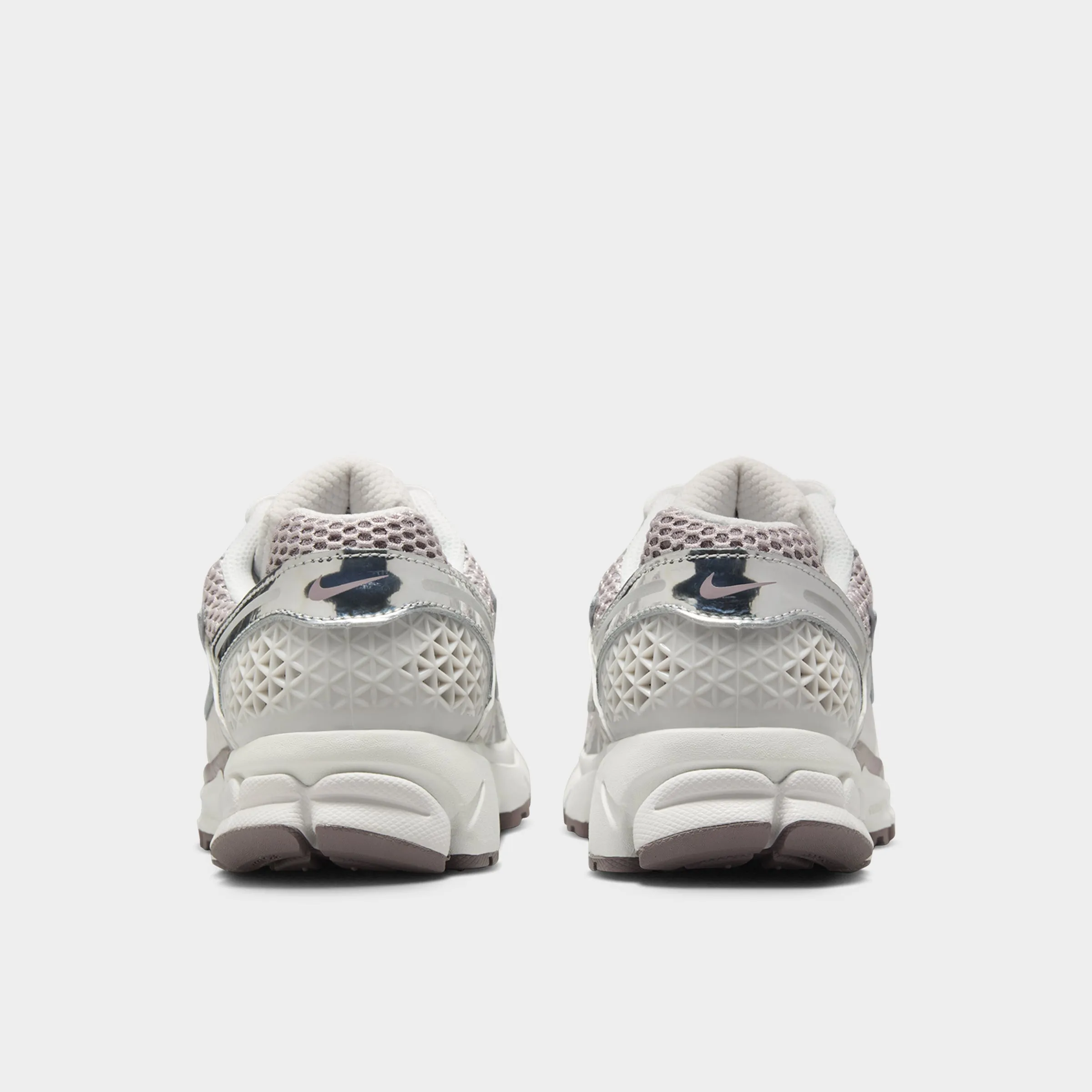 Durability Nike Women's Zoom Vomero 5 Vast Grey / Metallic Silver