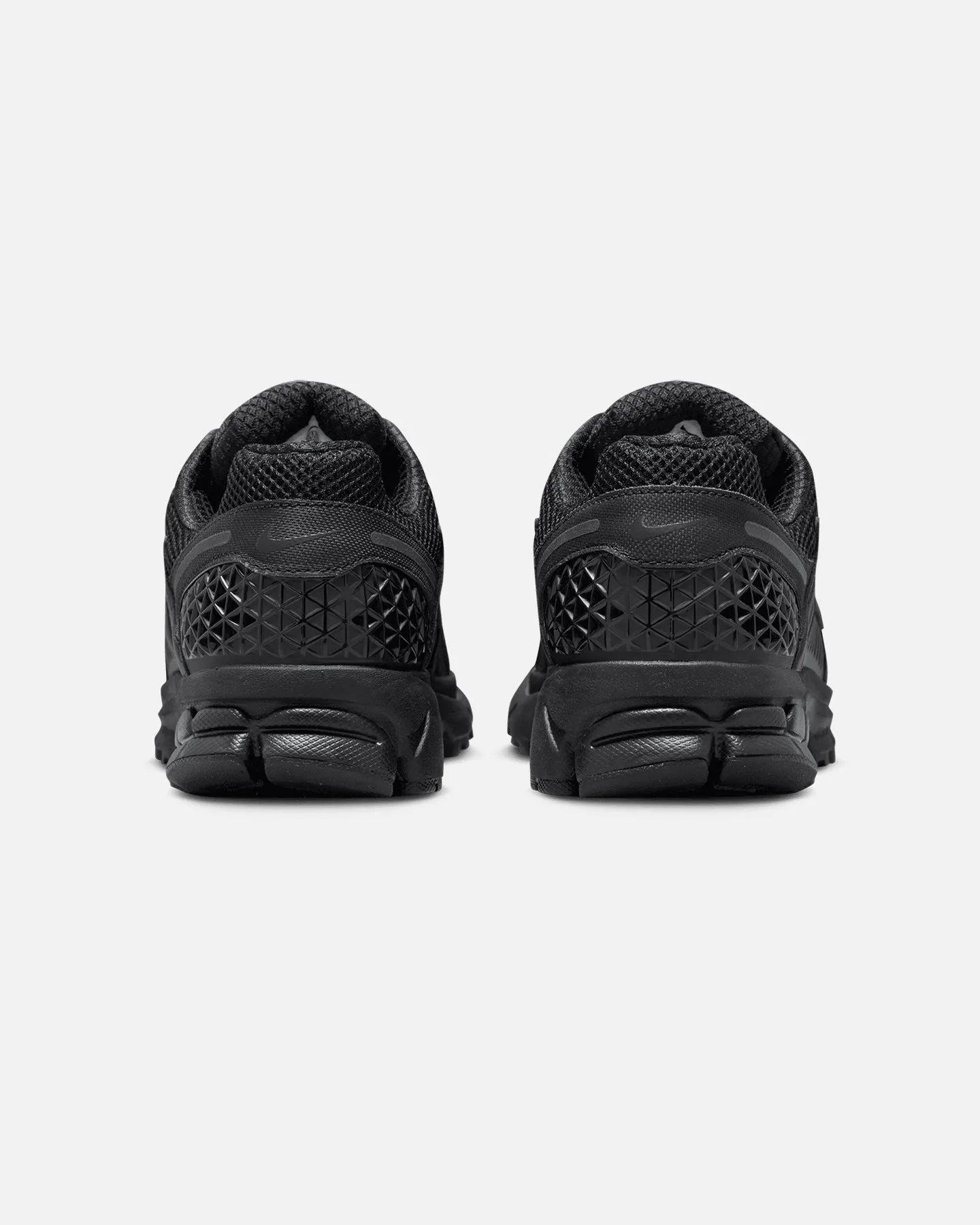Elegant Mood Nike Zoom Vomero 5 Black/Black