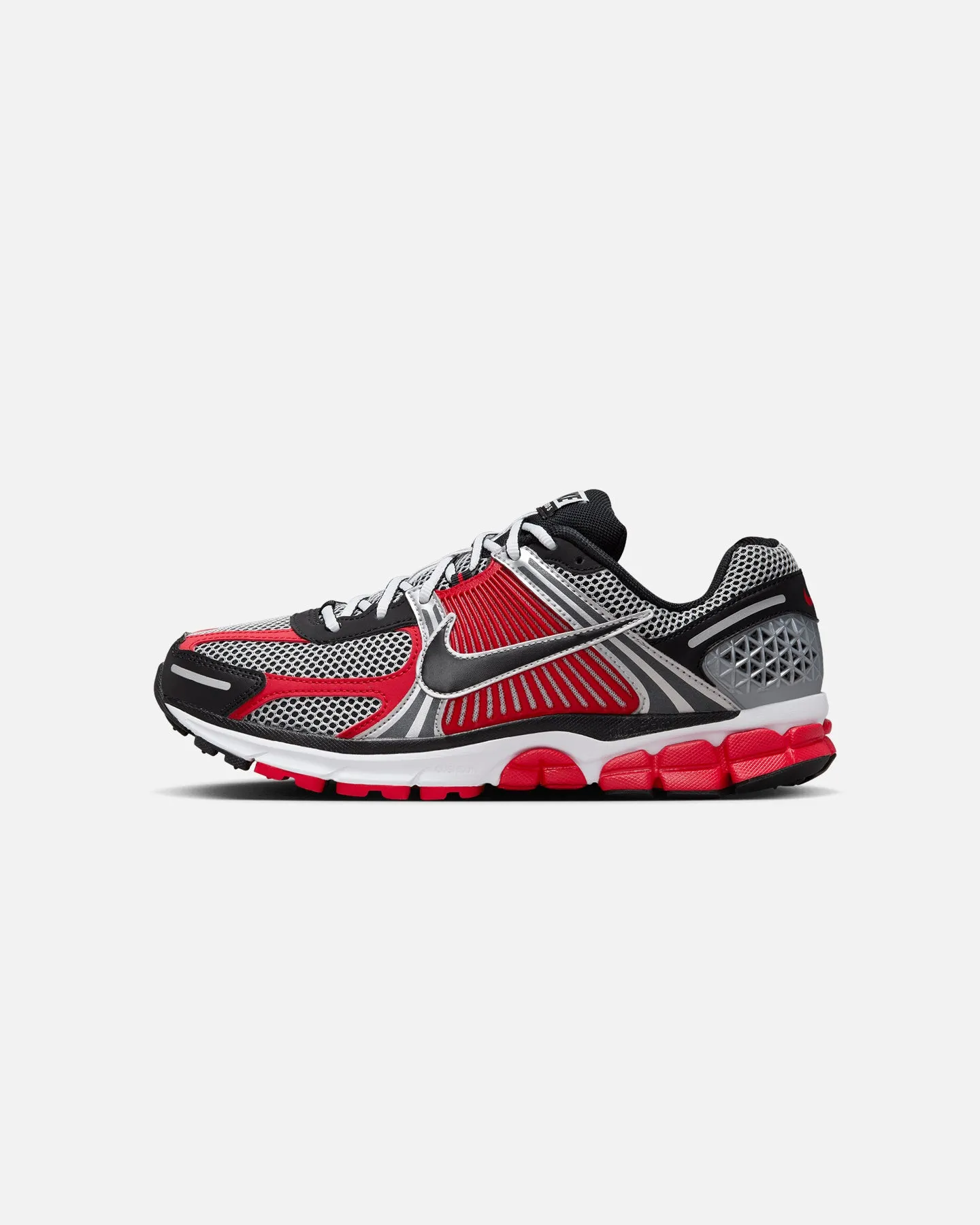 Nike Zoom Vomero 5 Metallic Silver/Black-University Red Comfortable fit Calm Mood