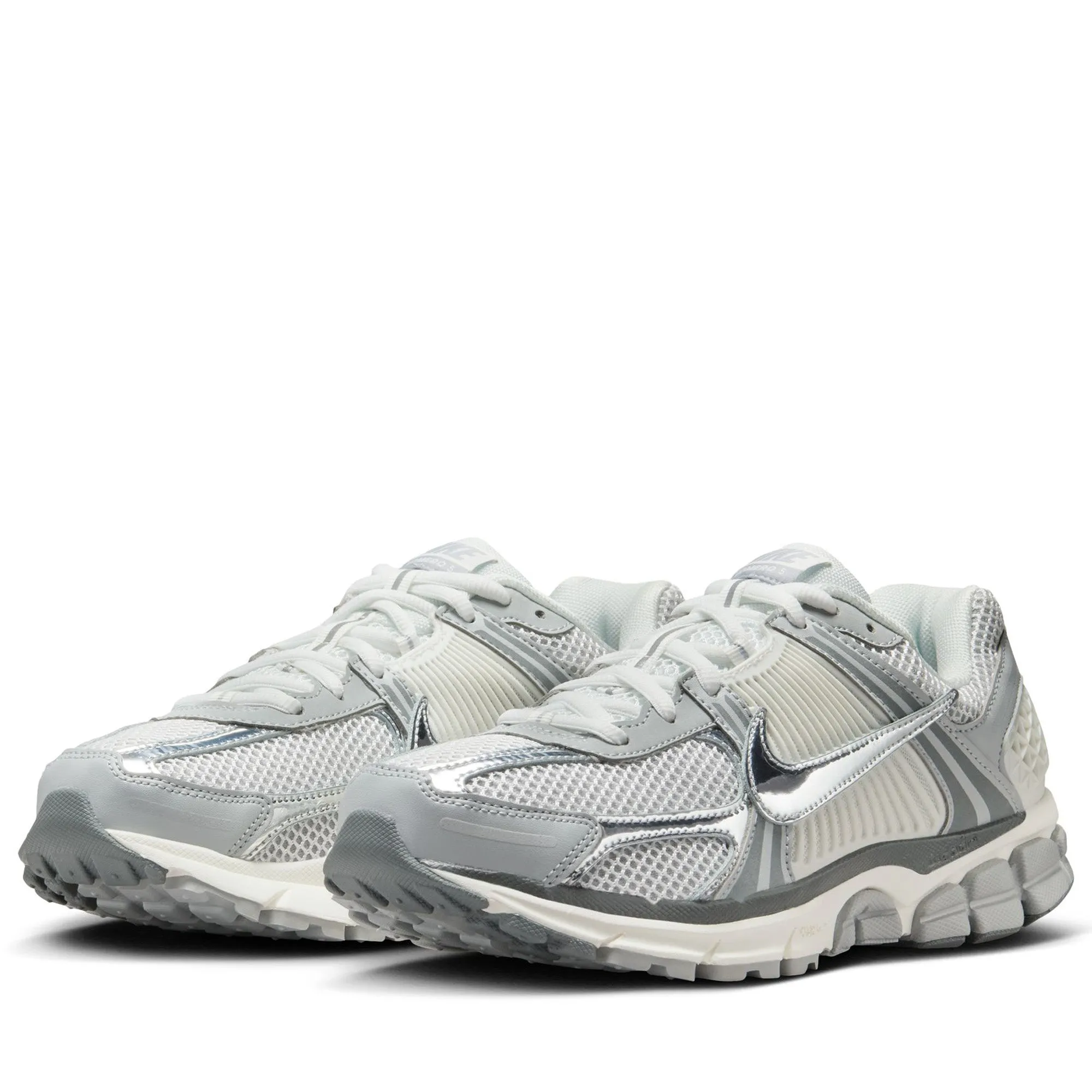 All Day Comfort Engineering Nike Zoom Vomero 5 - Summit White/Metallic Silver