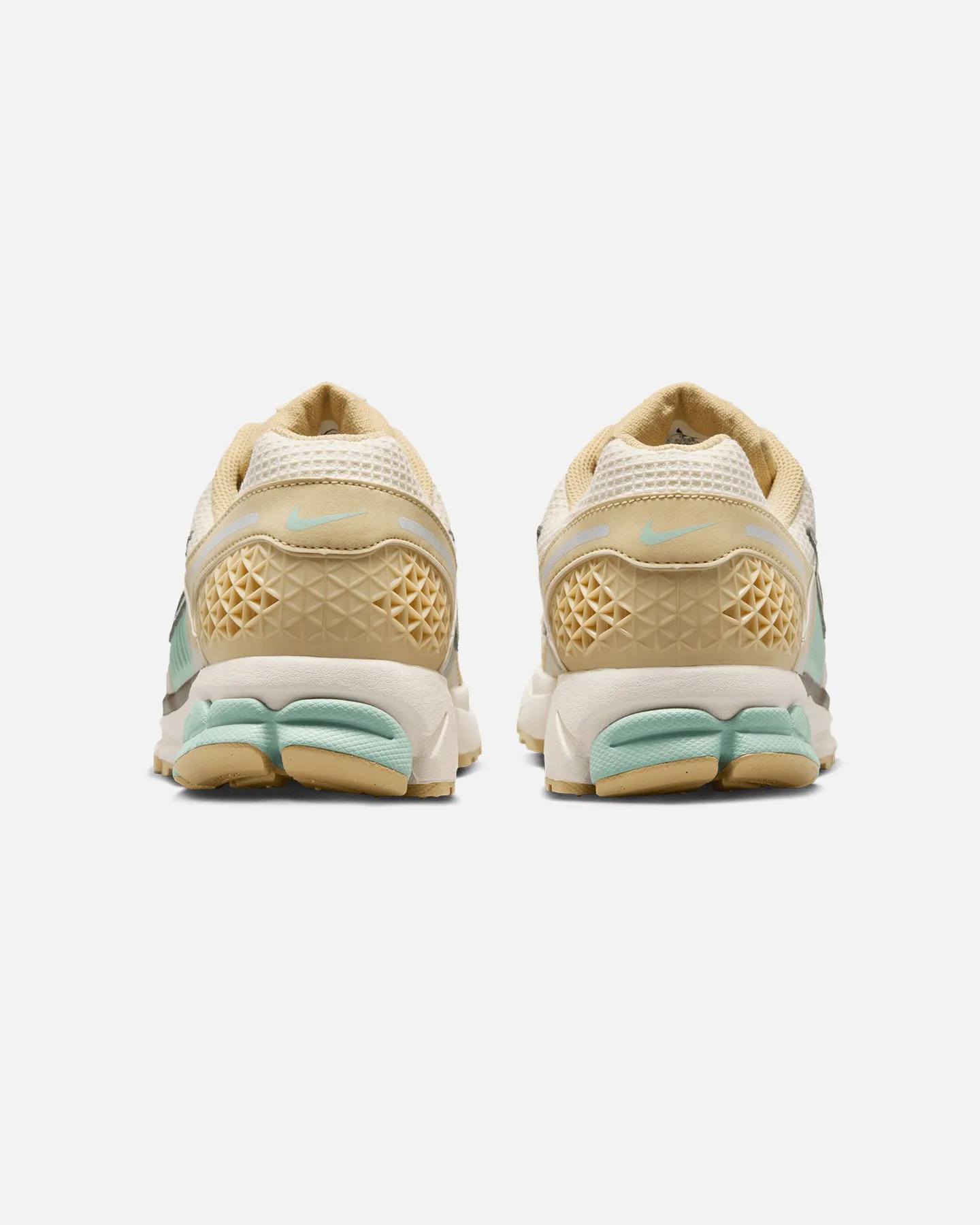 School Style Nike Zoom Vomero 5 Team Gold/Fauna Brown/Pale Ivory
