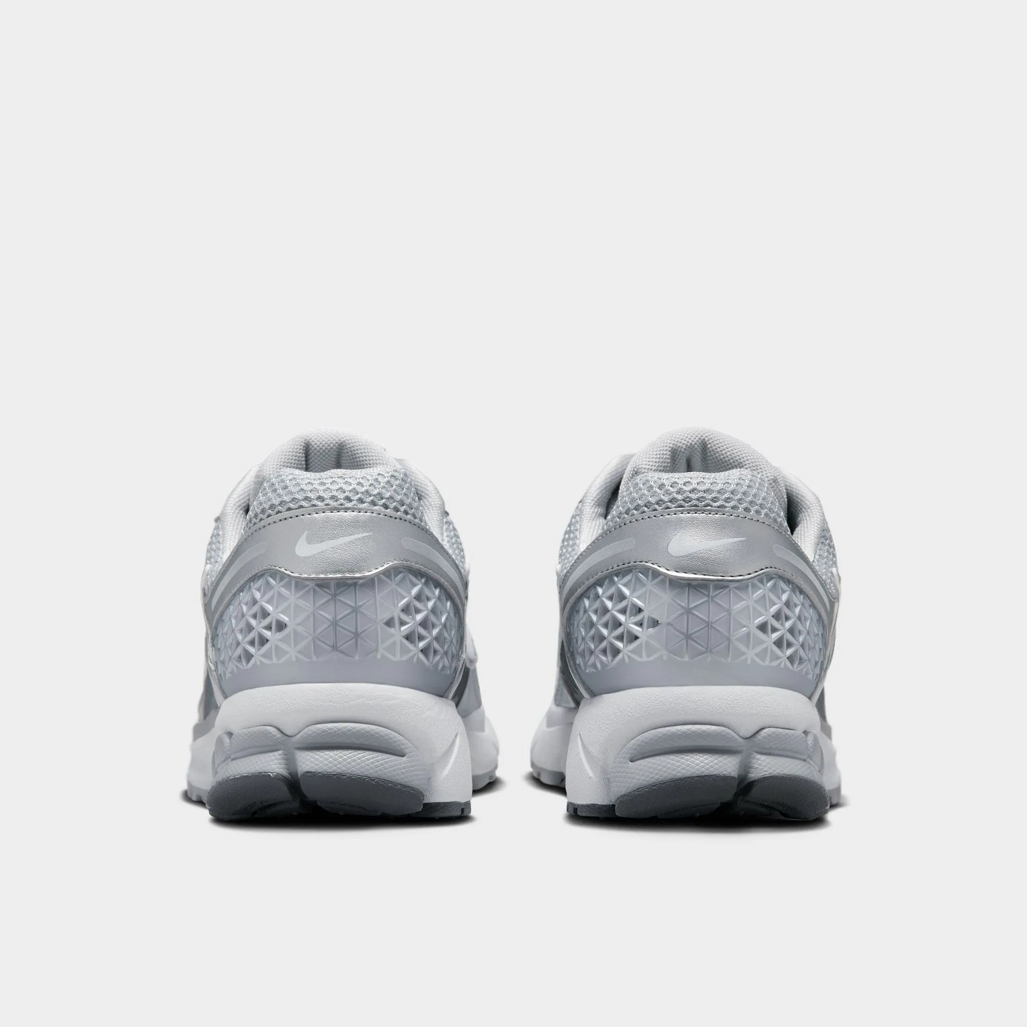 Lined Inside Roll Hike Nike Zoom Vomero 5 Wolf Grey / White - Metallic Silver