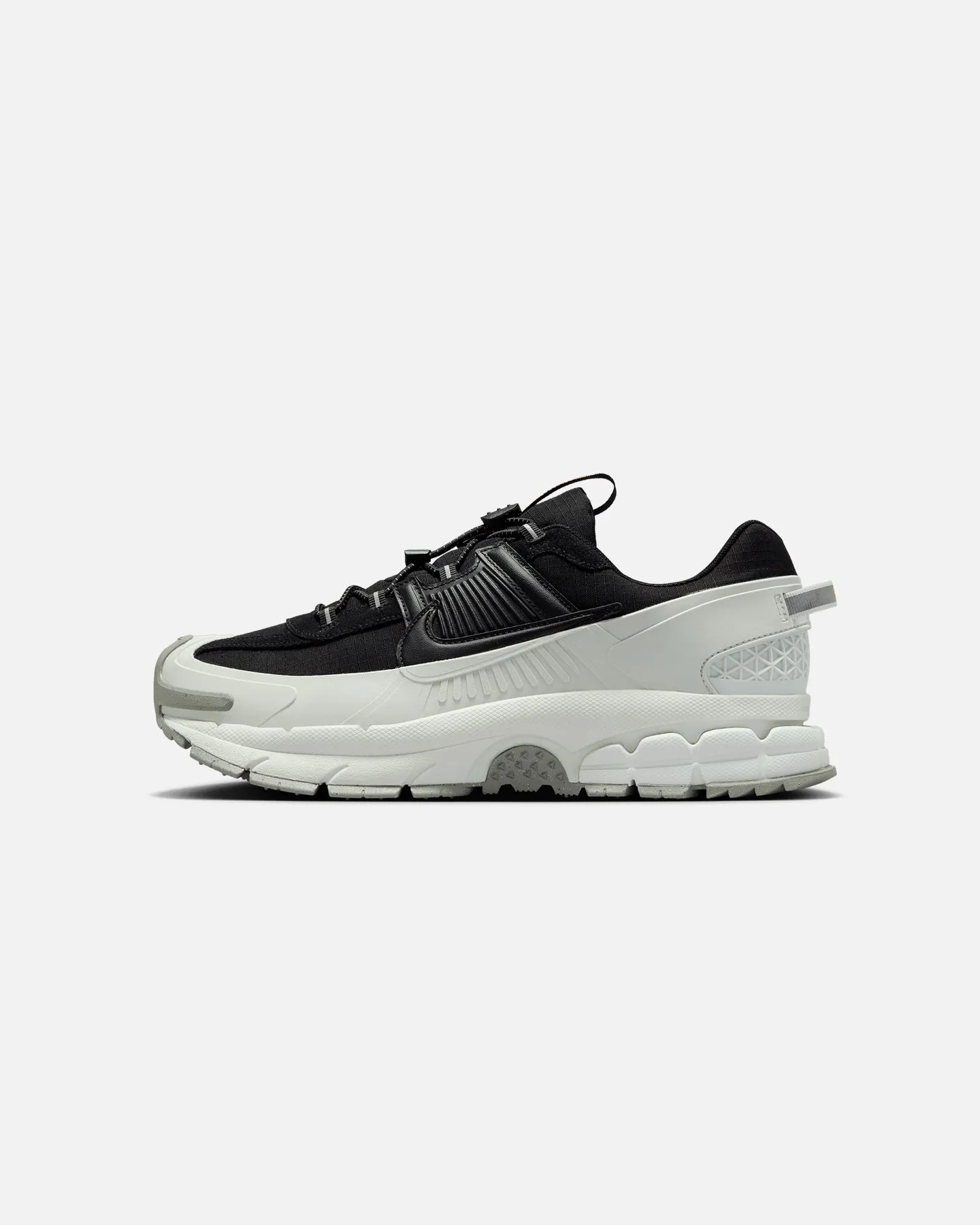 Nike Zoom Vomero Roam Black/Black Ventilated Design