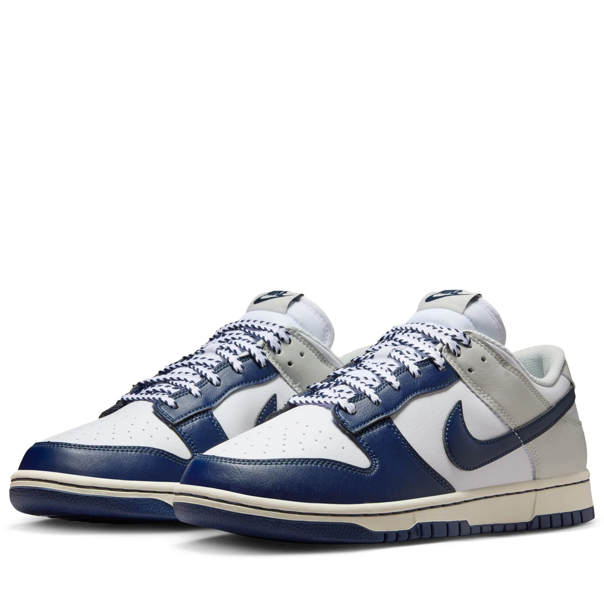 Nike Dunk Low Retro - White/Midnight Navy clean look