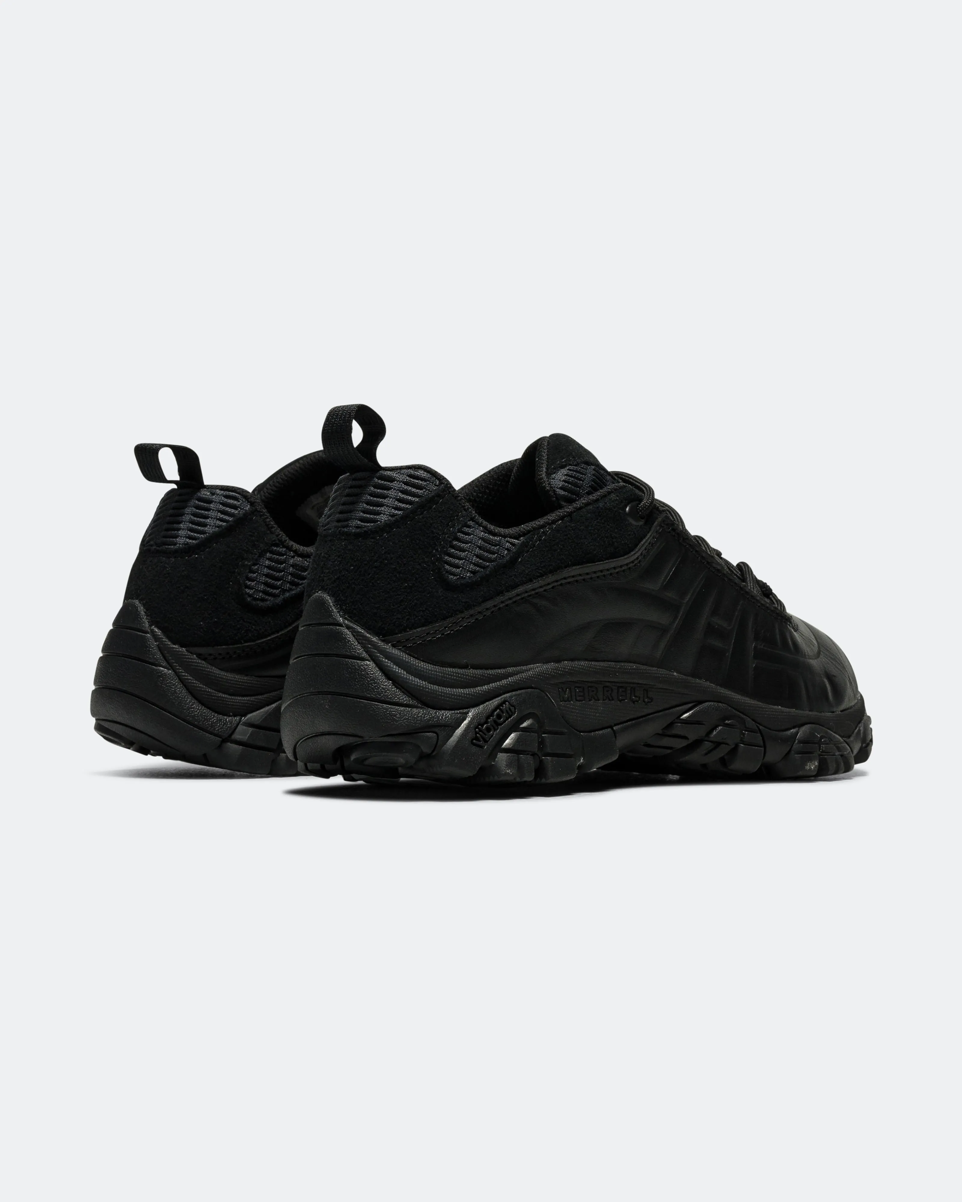 Moab 2 Remix SE - Black/Black Street Comfort