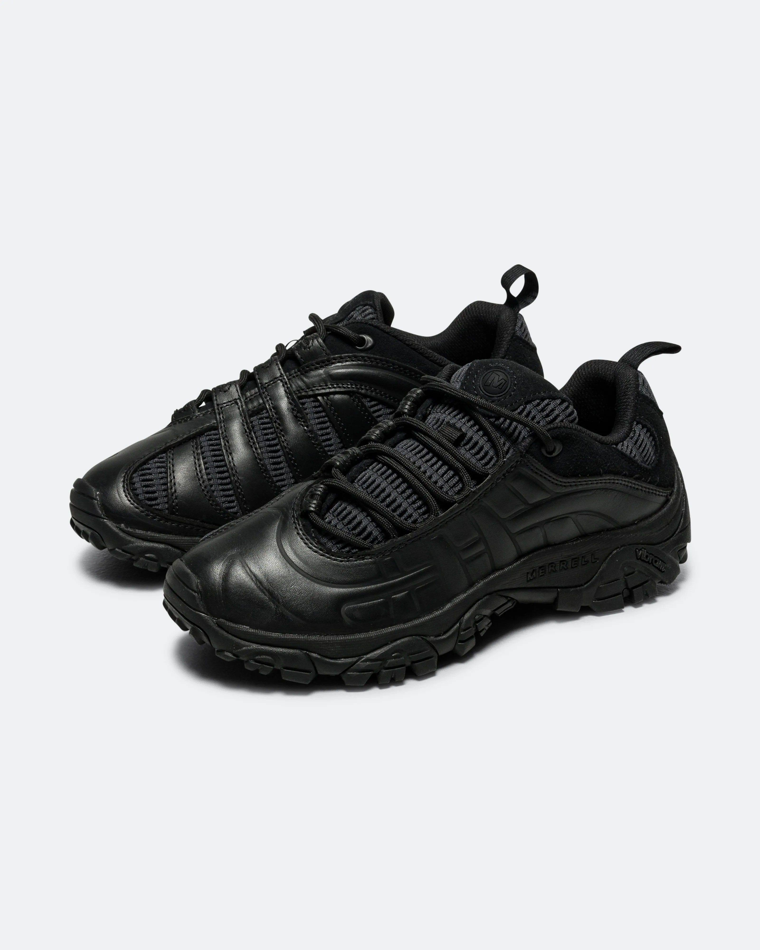 Endurance Style. ReinforcedHeel Moab 2 Remix SE - Black/Black
