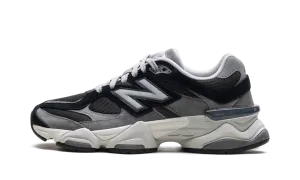running on a synthetic track shoes 9060 "Black Grey"