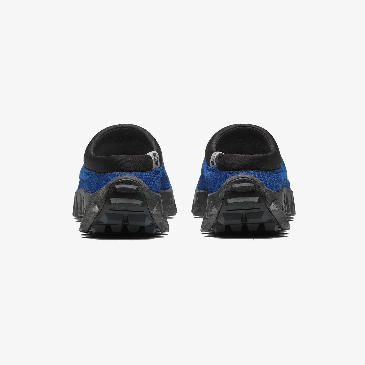 Iconic arch Snowclog