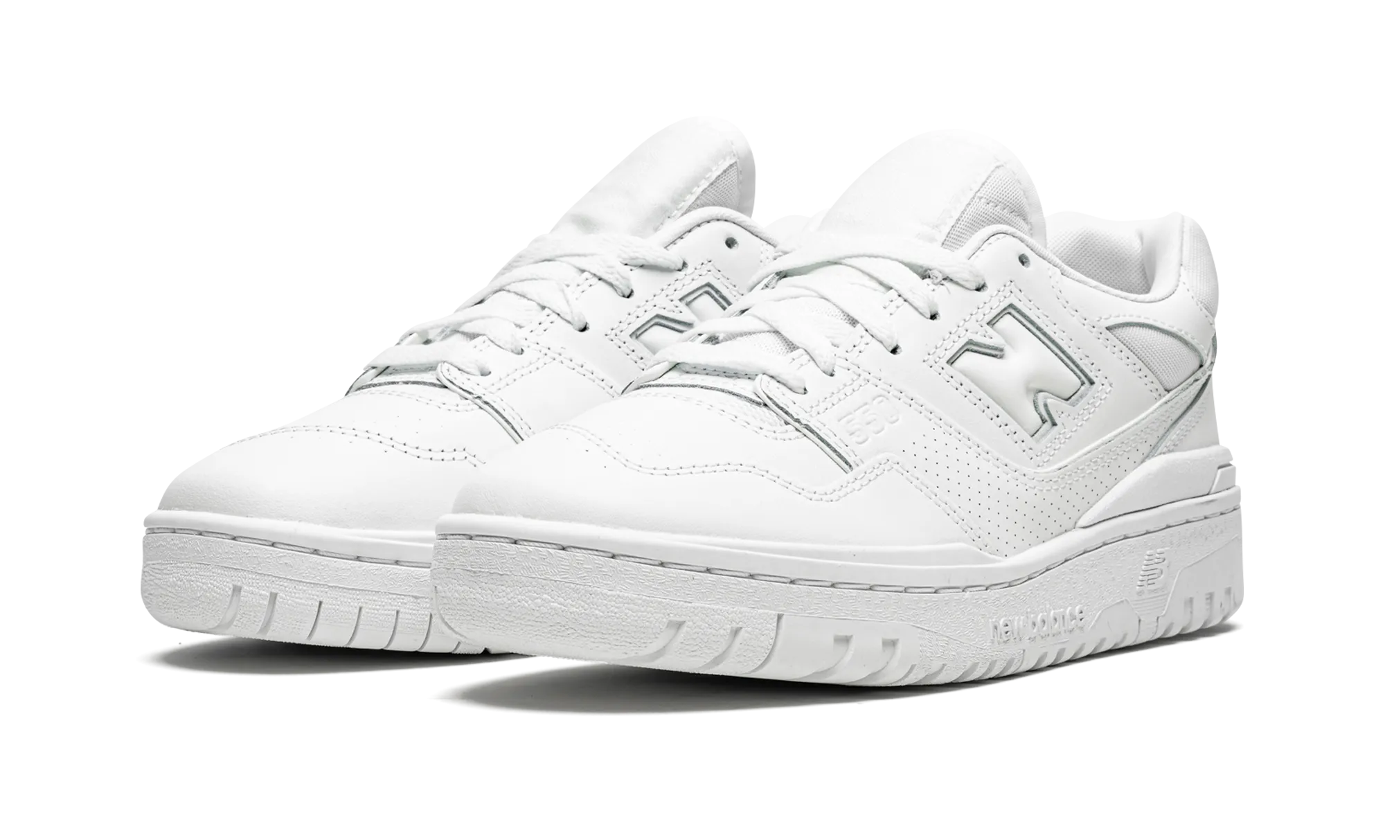 tassel - trimmed - design shoes running in a temperate area 550 "Triple White"
