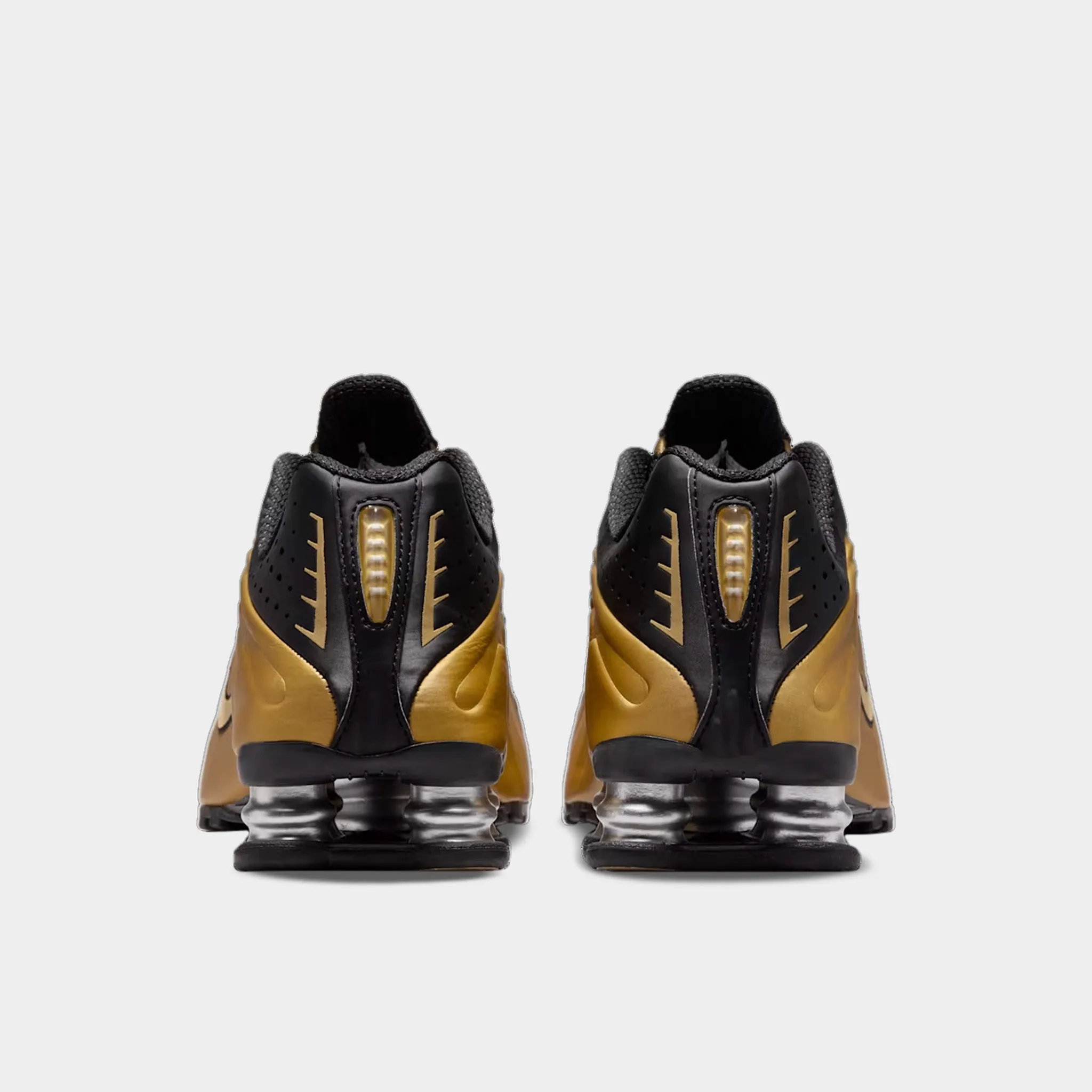Score Step Nike Women's Shox R4 Black / Metallic Gold - Metallic Silver