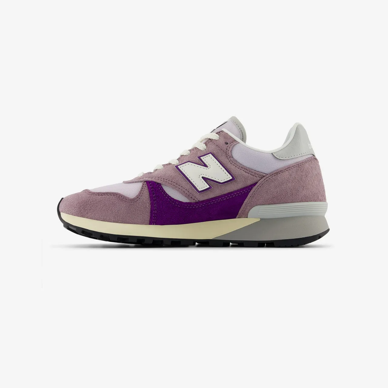 475 indoor shoes