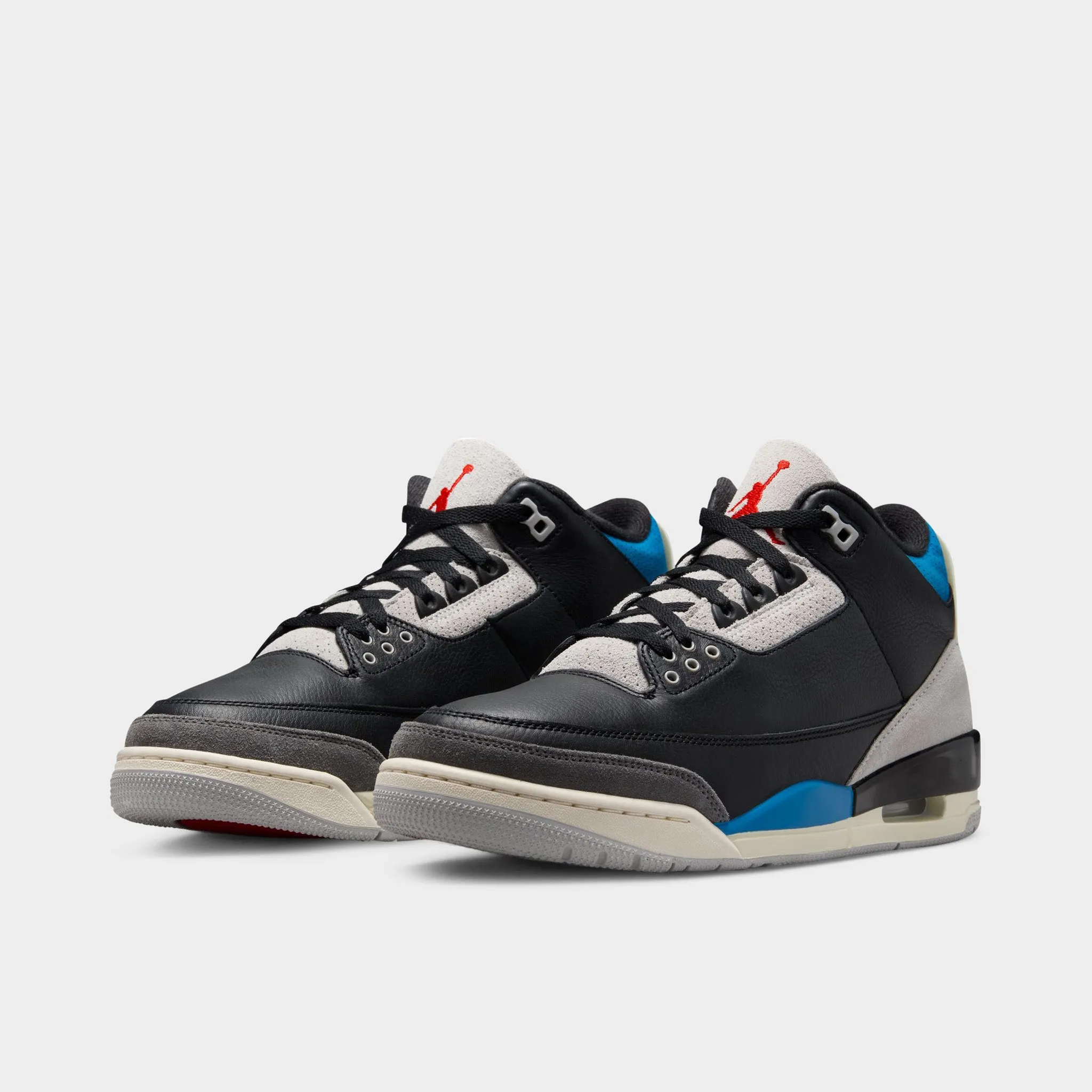 Mid Top Style Jordan 3 Retro OG Black / Chile Red - Neutral Grey