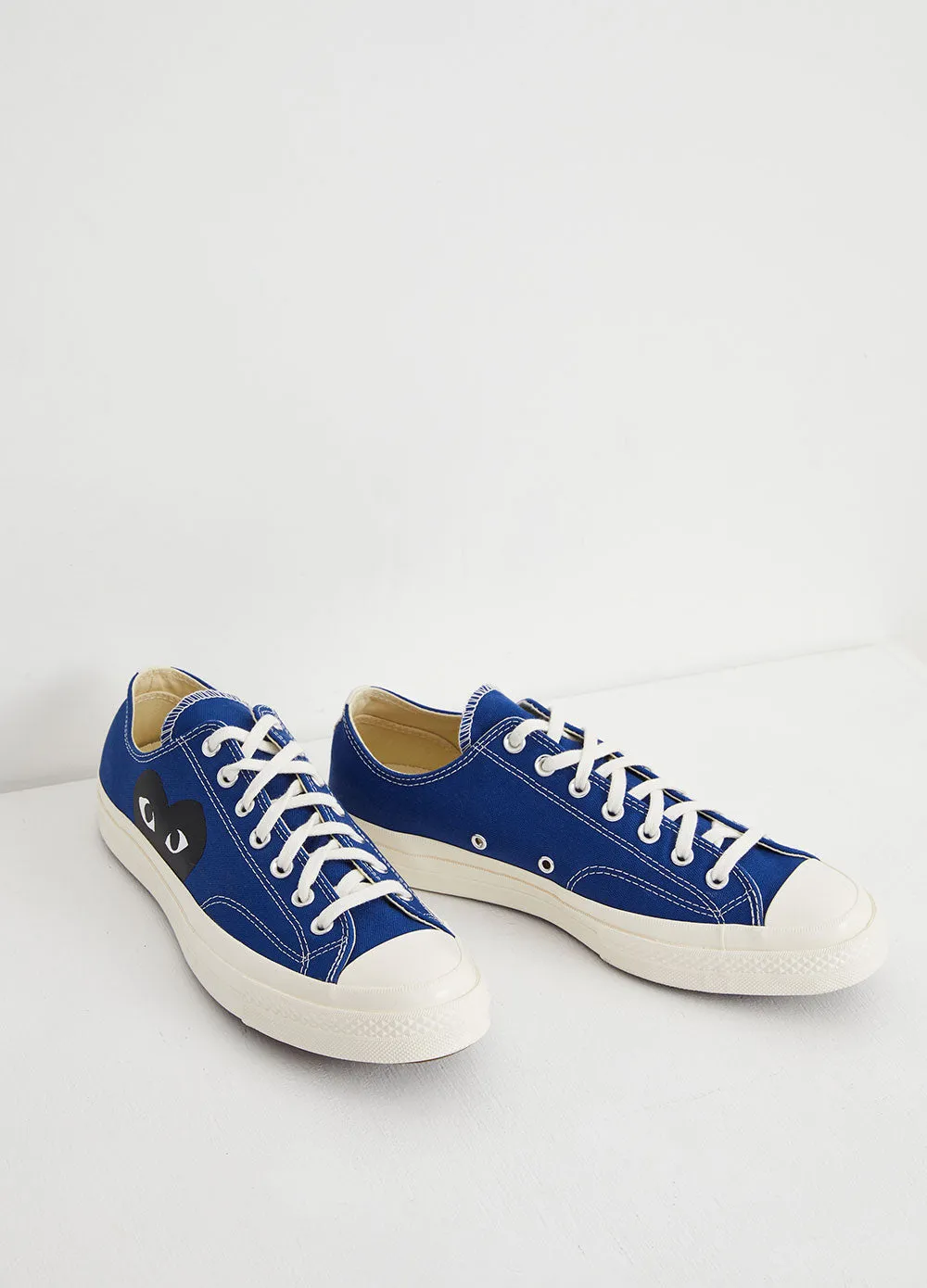 partygoers volleyball players' bounce x Converse K121 Low-Top Sneakers
