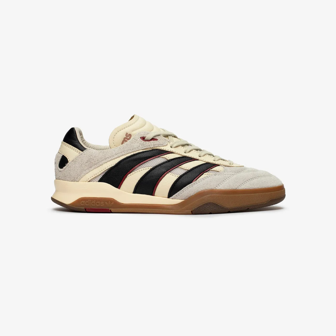 Fit Everyday Flattering Fit Predator Mundial x SNS