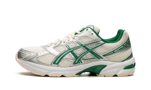 warm - weather running with a minimalist style GEL-1130 "Kale Green"