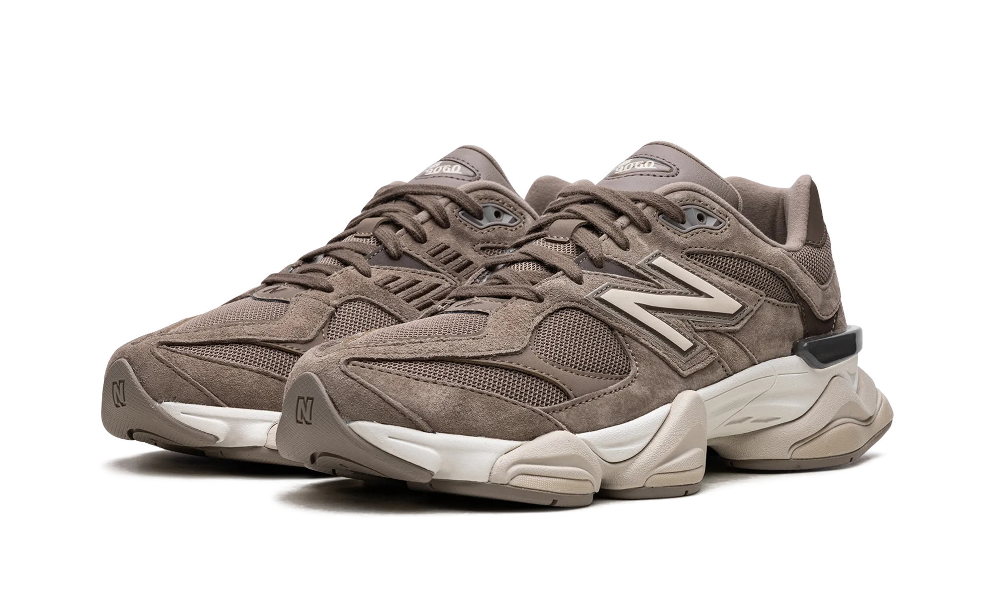 9060 "Mushroom Brown" volleyball shoes