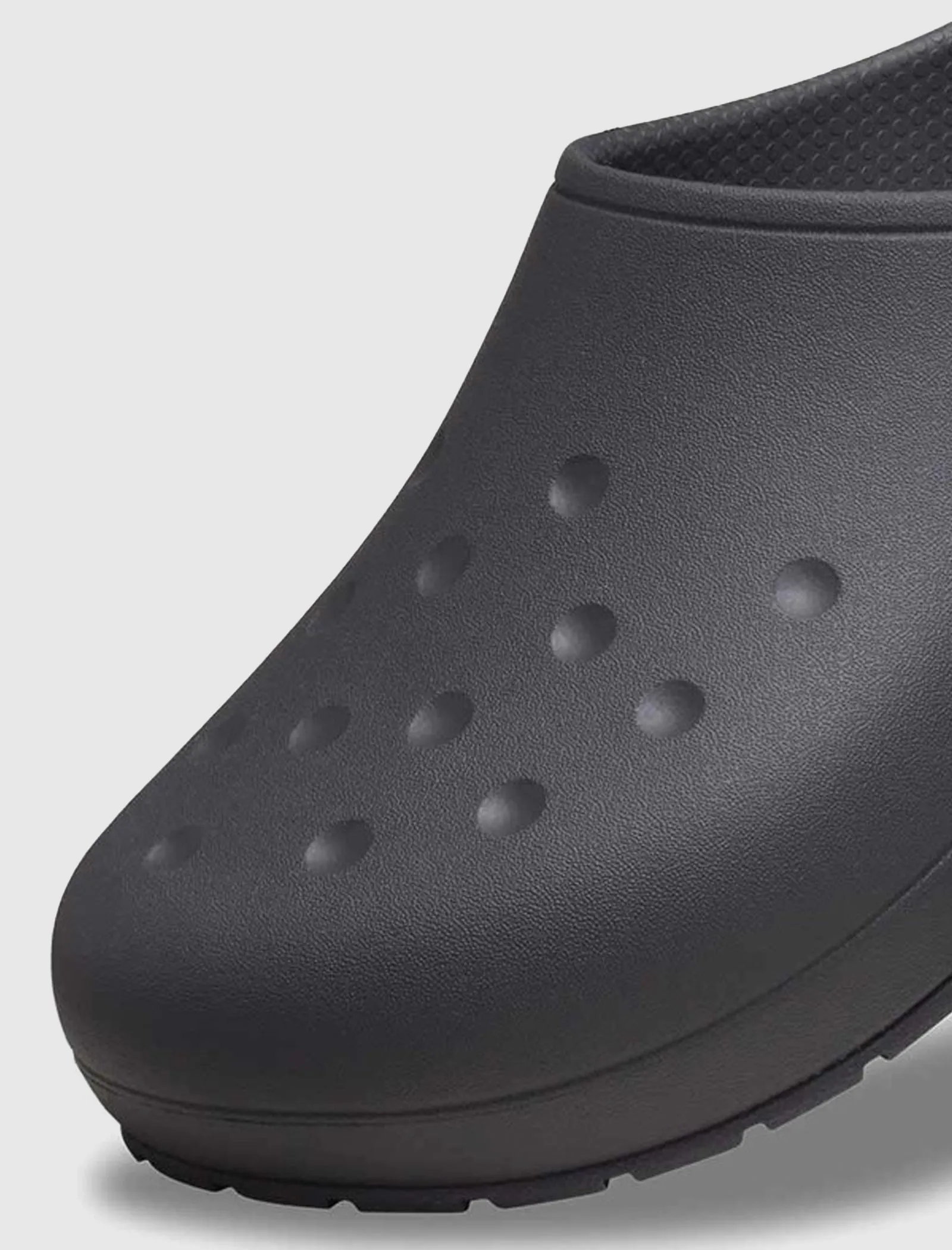 QUIET CLOG "BLACK" High-Performance Footwear