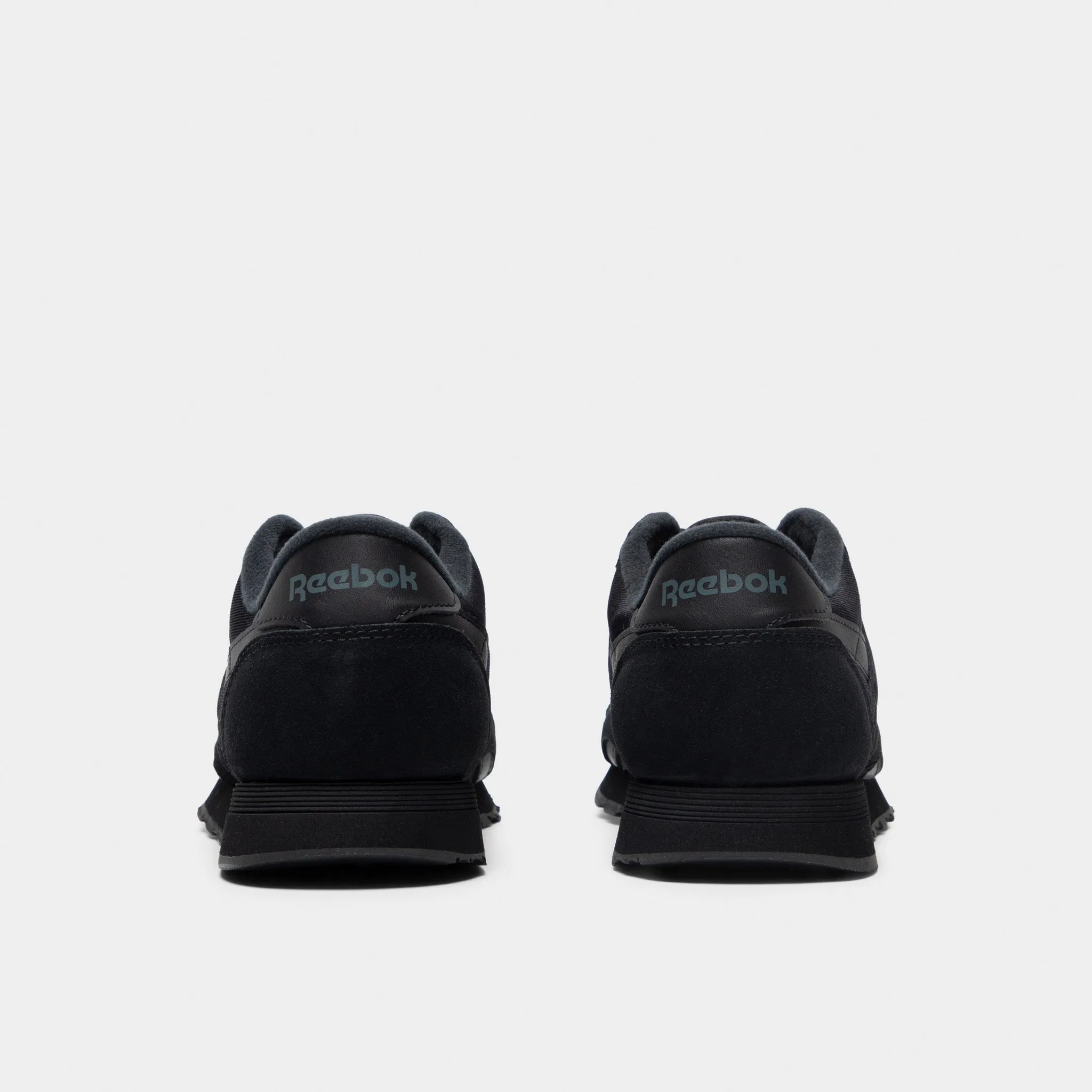 Durable materials Casual Vibe Reebok CL Nylon Black / Black
