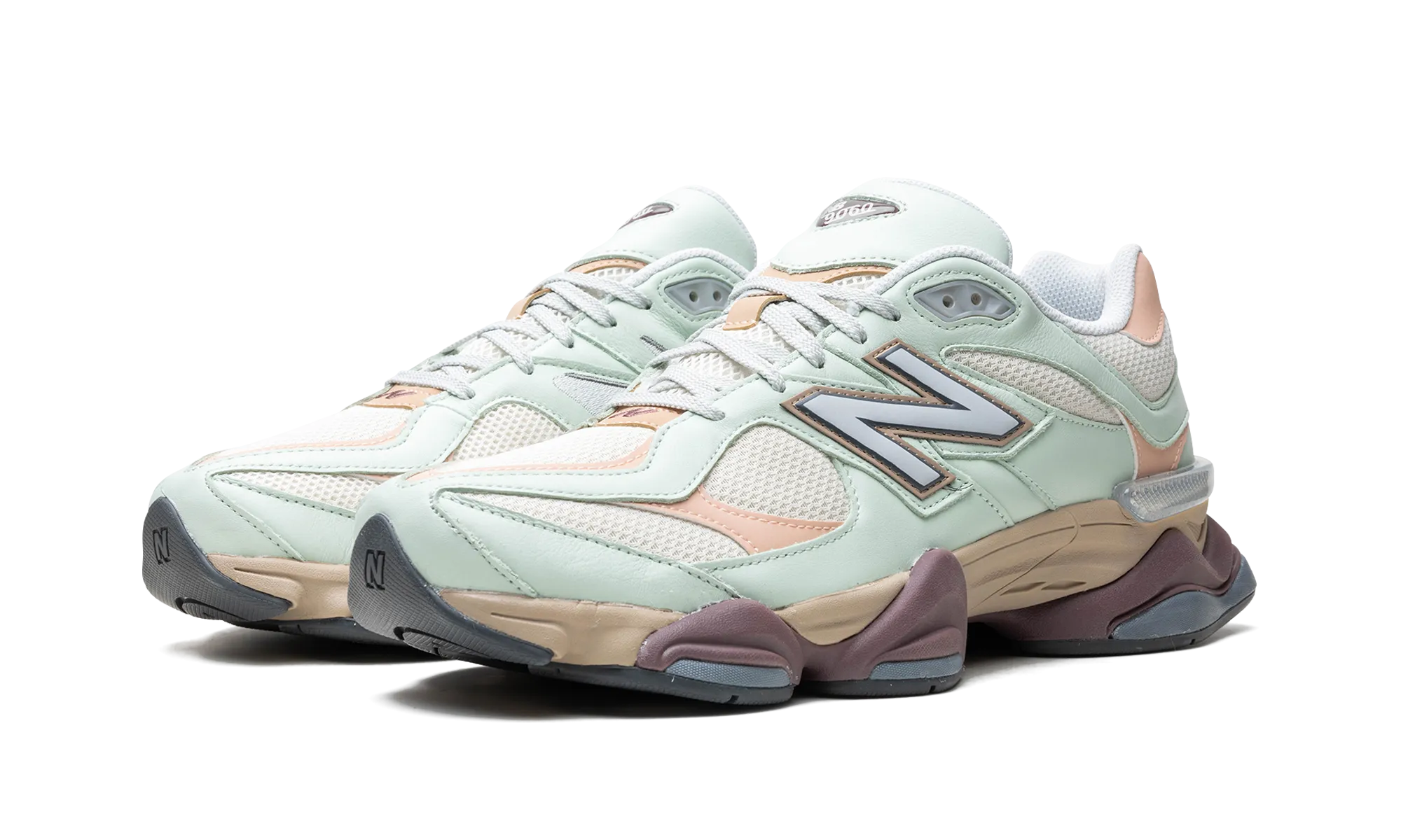 9060 "Clay Ash" colorful