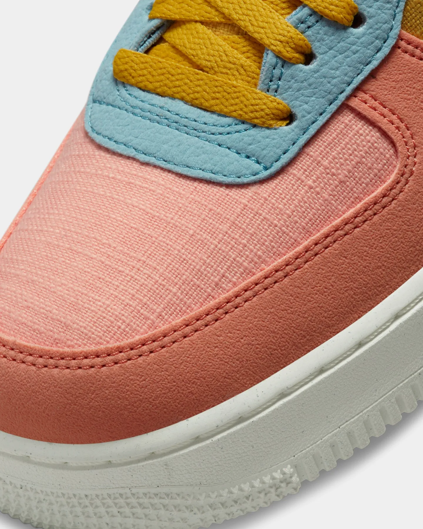 Clear Glow Foot Glow Nike Air Force 1 '07 LV8 Next Nature Sanded Gold/Hot Curry/Wheat Grass