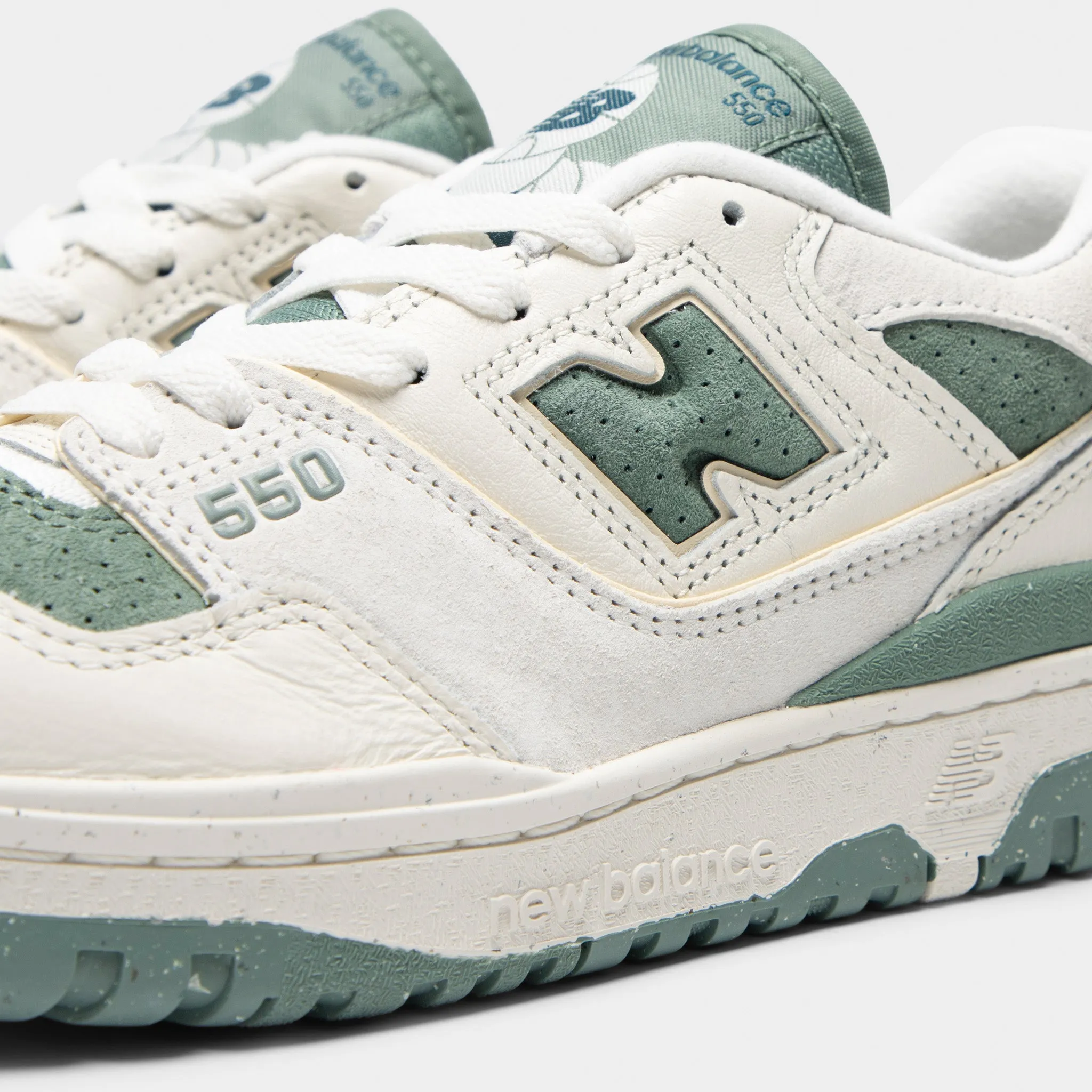 Movement Ease New Balance Women's 550 Sea Salt / Dark Juniper