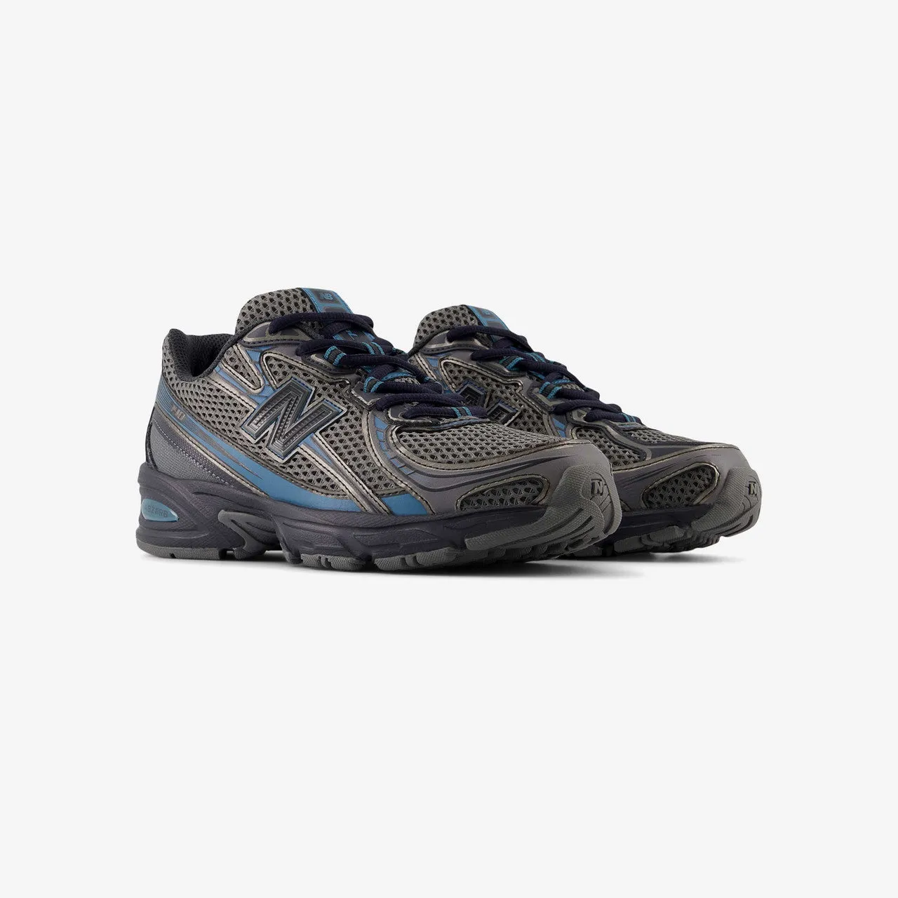 Sneaker Trends 740