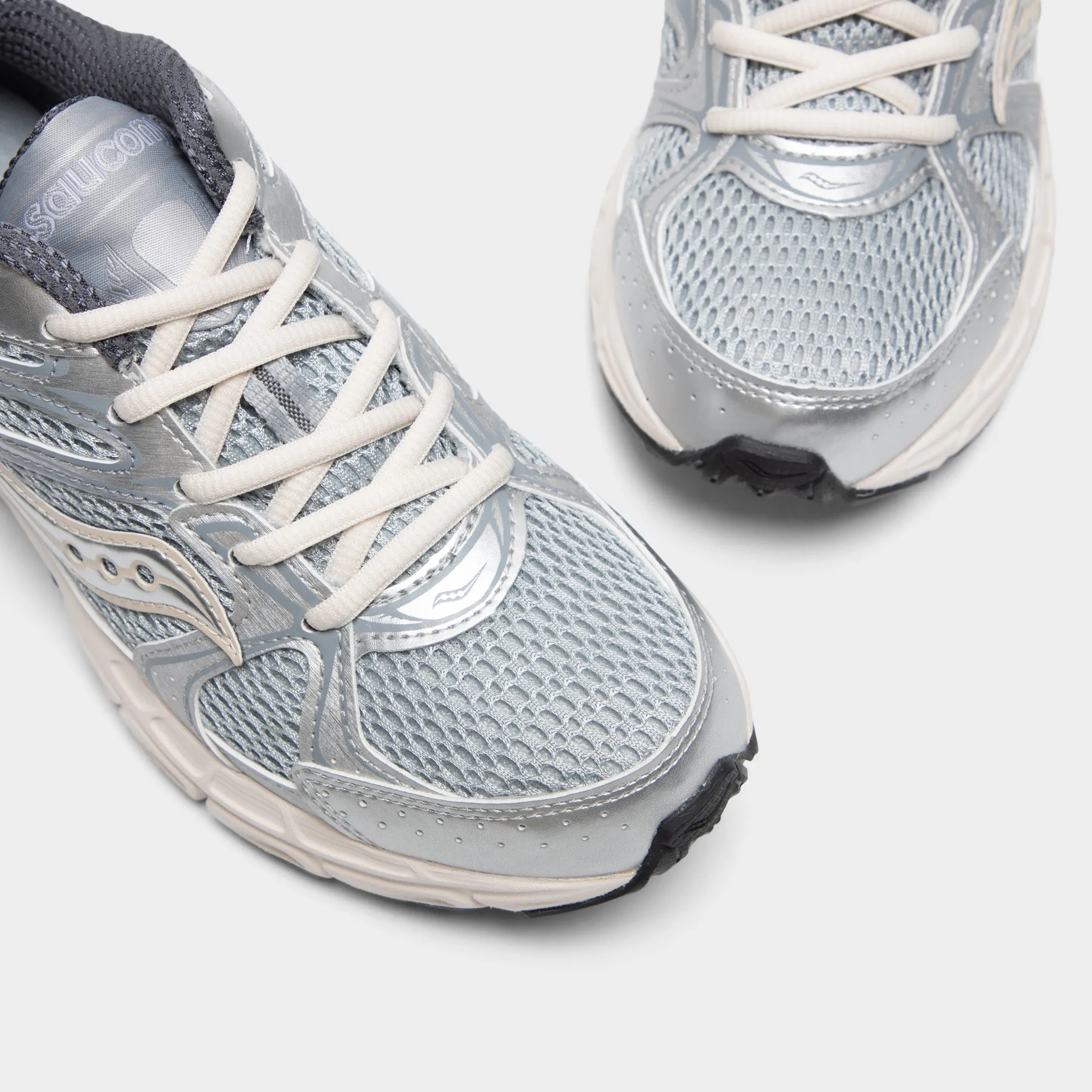 New York Saucony Women's Ride Millennium Silver / Cream