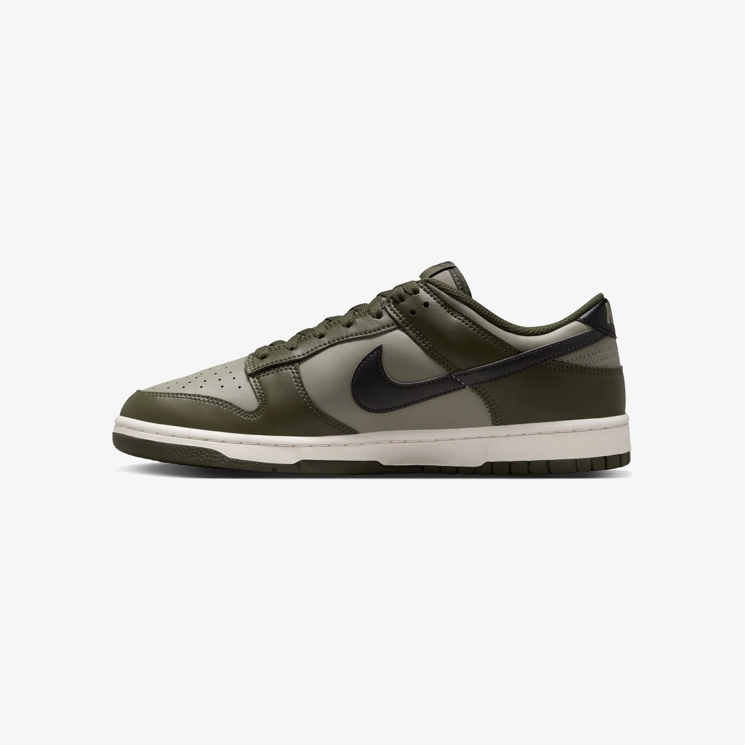 Grippy Outsole Dunk Low Retro