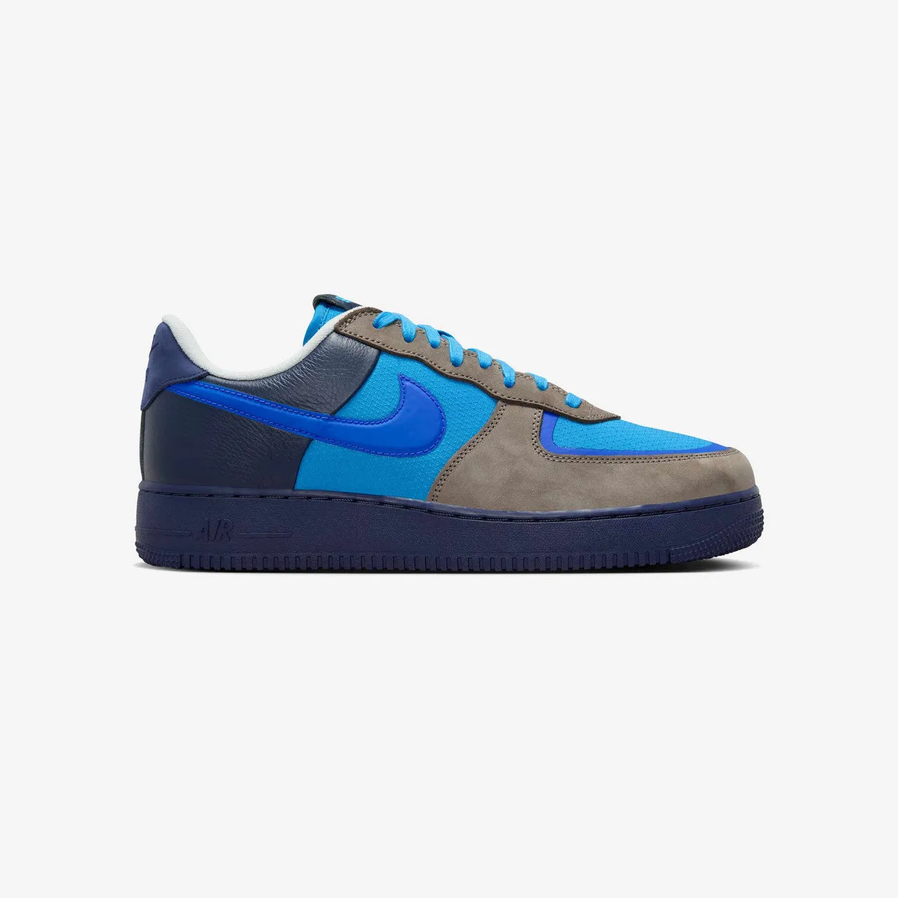 Air Force 1 Low SP x Stash ReflectiveDetails Structured Choice