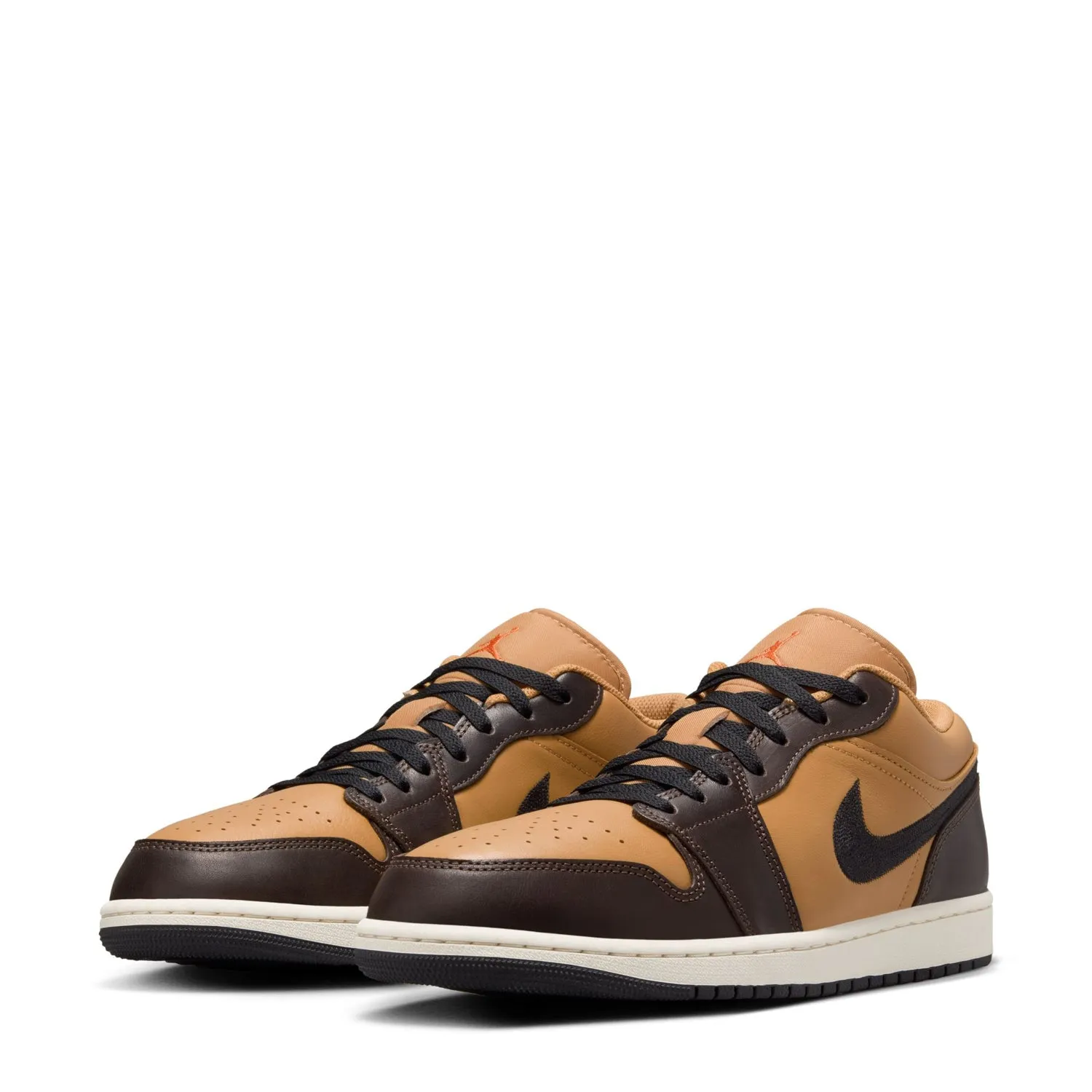 fall running shoe environment AJ 1 Low SE - Mens