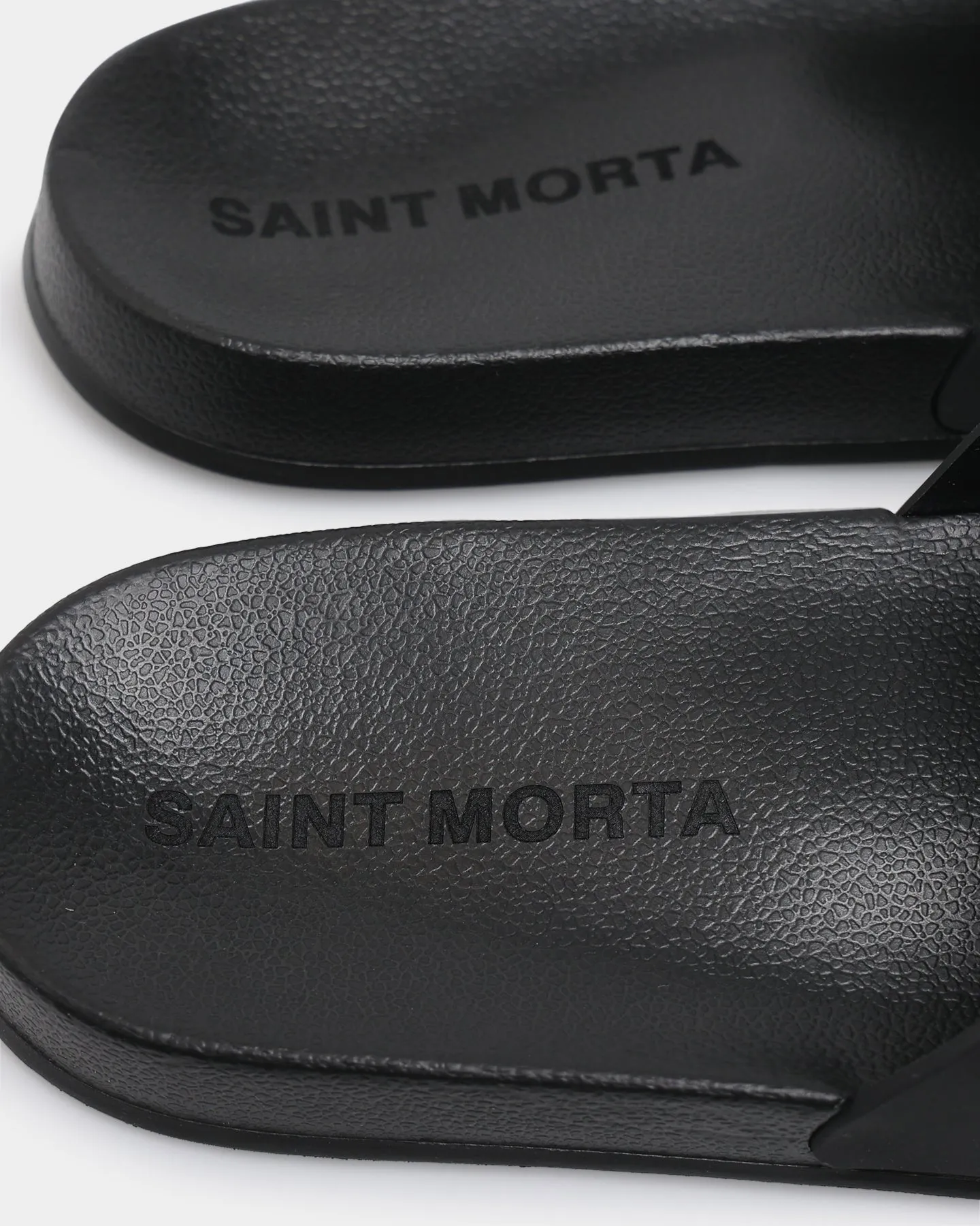 design Snow Grip Saint Morta Alameda Pool Slides Black