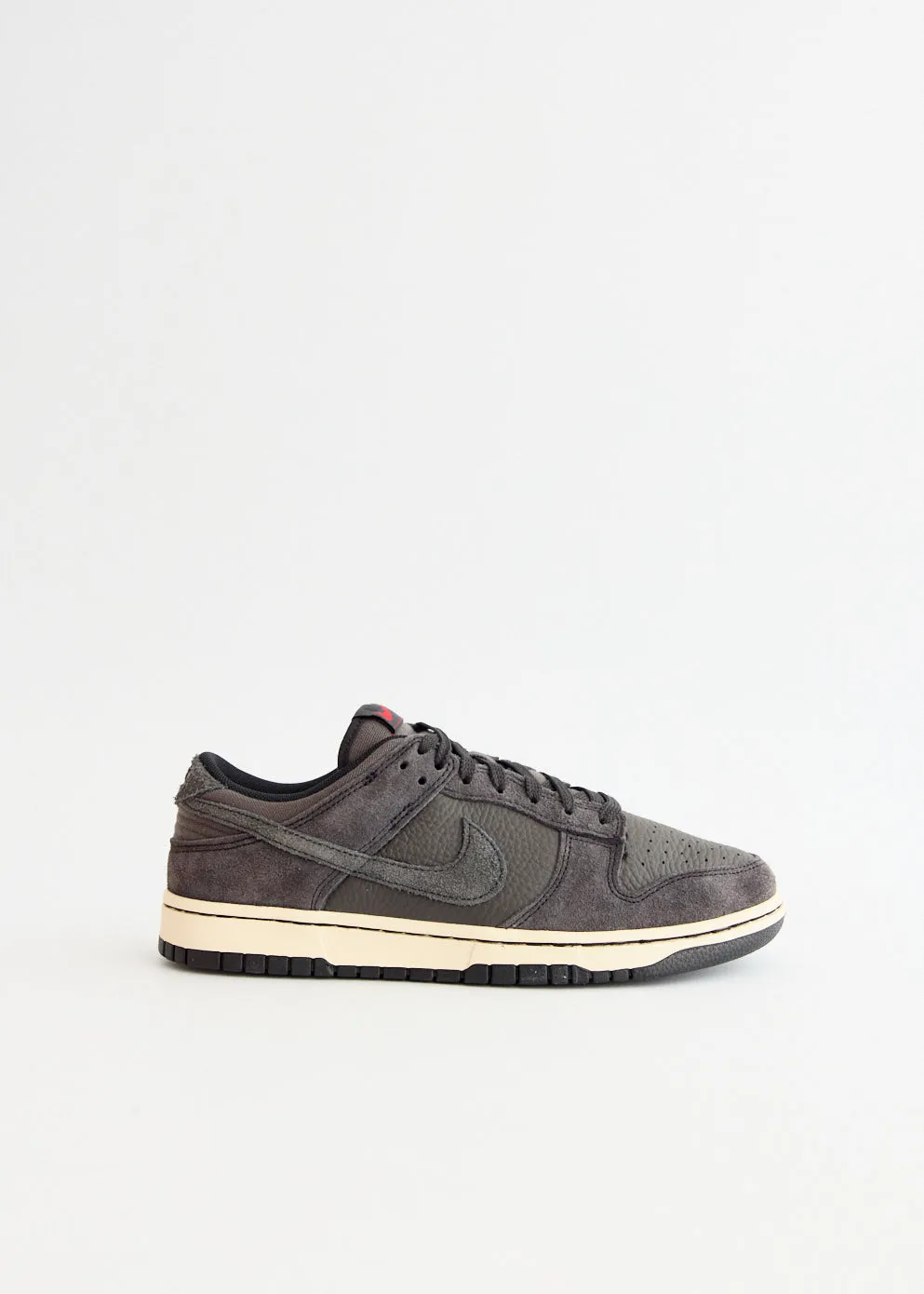 Sophisticated traction Dunk Low Retro 'Medium Ash Black' Sneakers