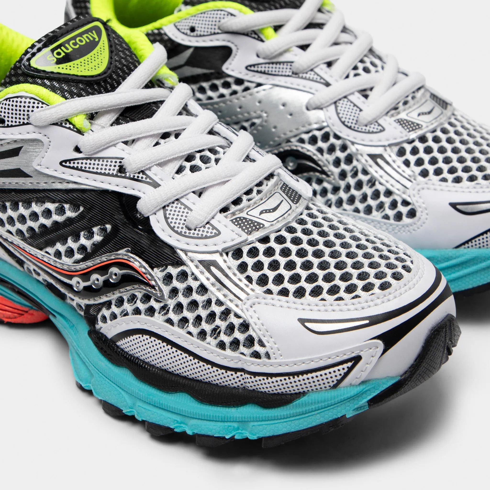 Buckle Fit Saucony Juniors' Omni 9 / Mutant