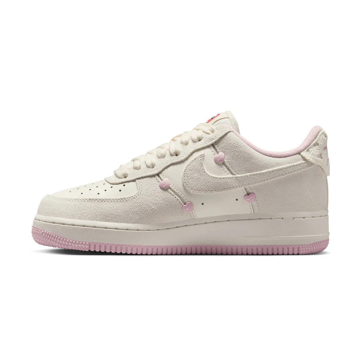 Wmns Air Force 1 '07 LX 'Valentine??s Day' quality-built Hiking Boots