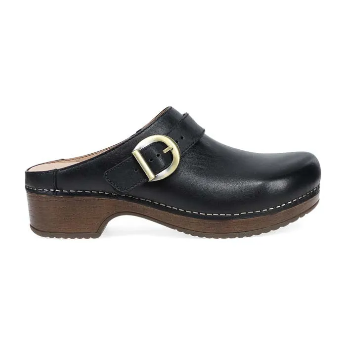 Womens Dansko Baylor in Black Foot Vent