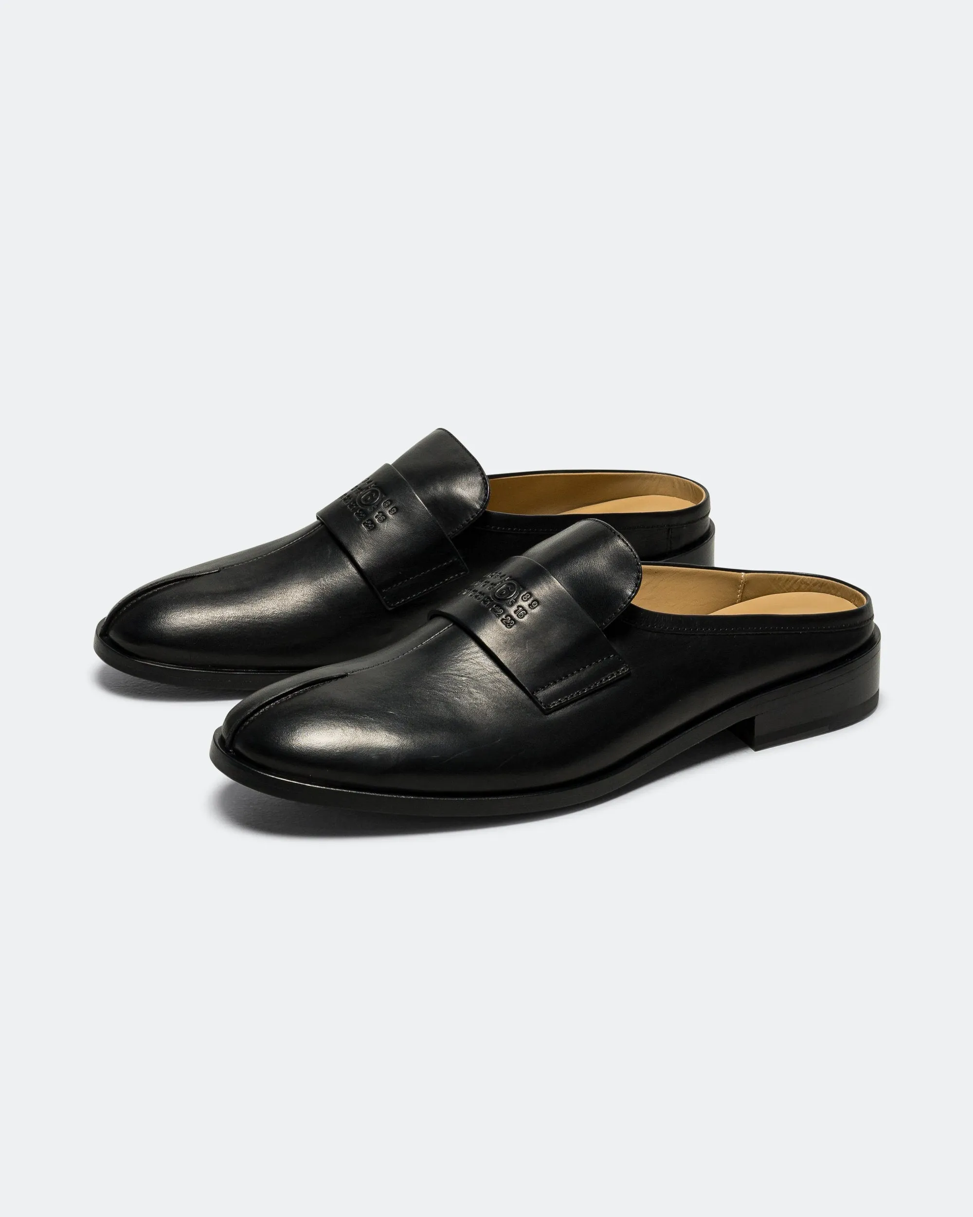 Long Wear Shiny Leather Slipper - Black