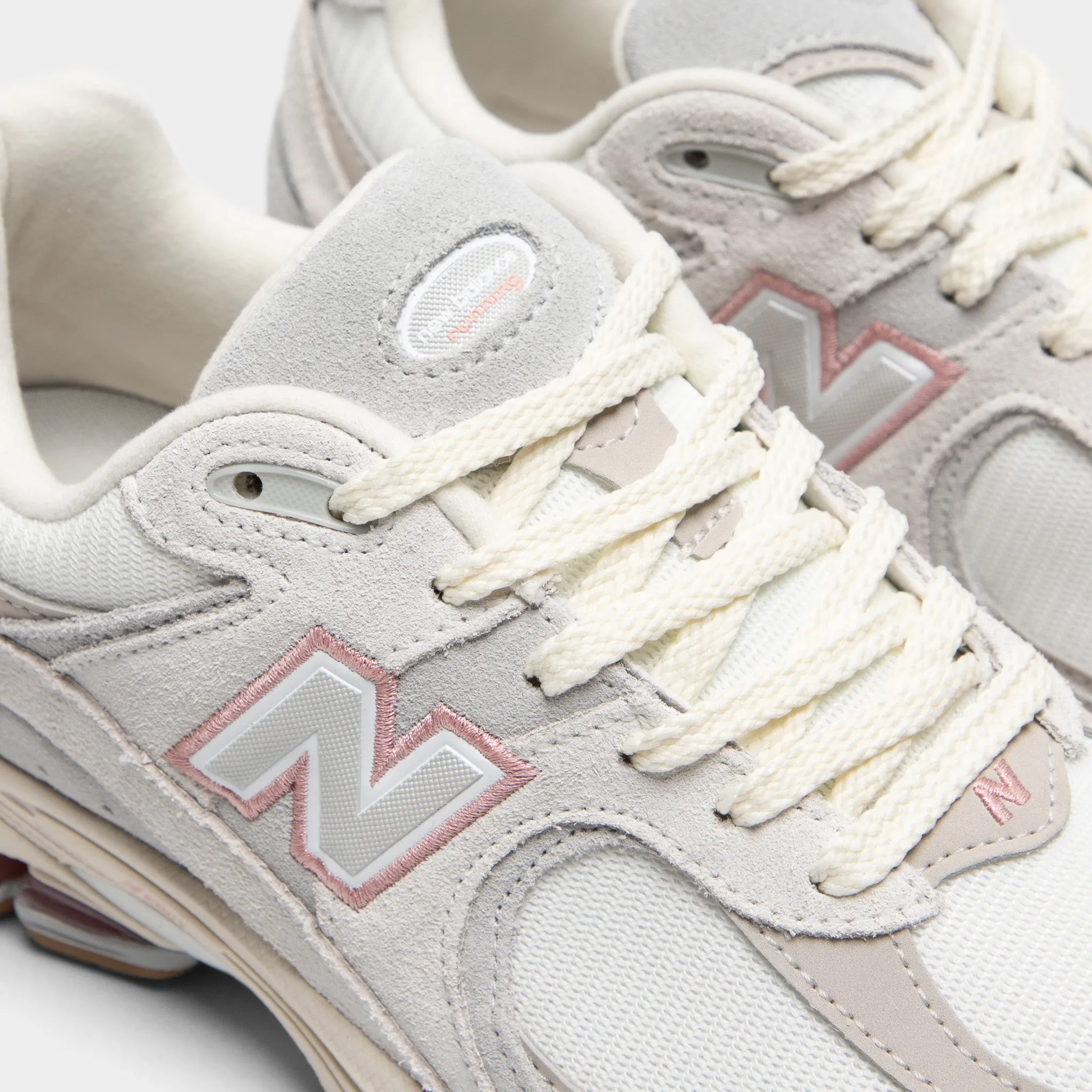 Sport Edge Shock Resistant New Balance 2002R Sea Salt / Reflection