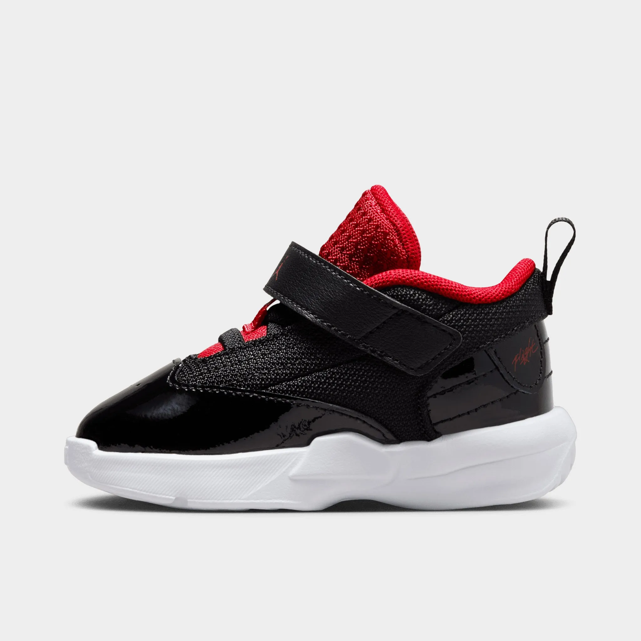 Jordan Max Aura 6 TD Black / Gym Red - White Cushion Base Cruise Ready