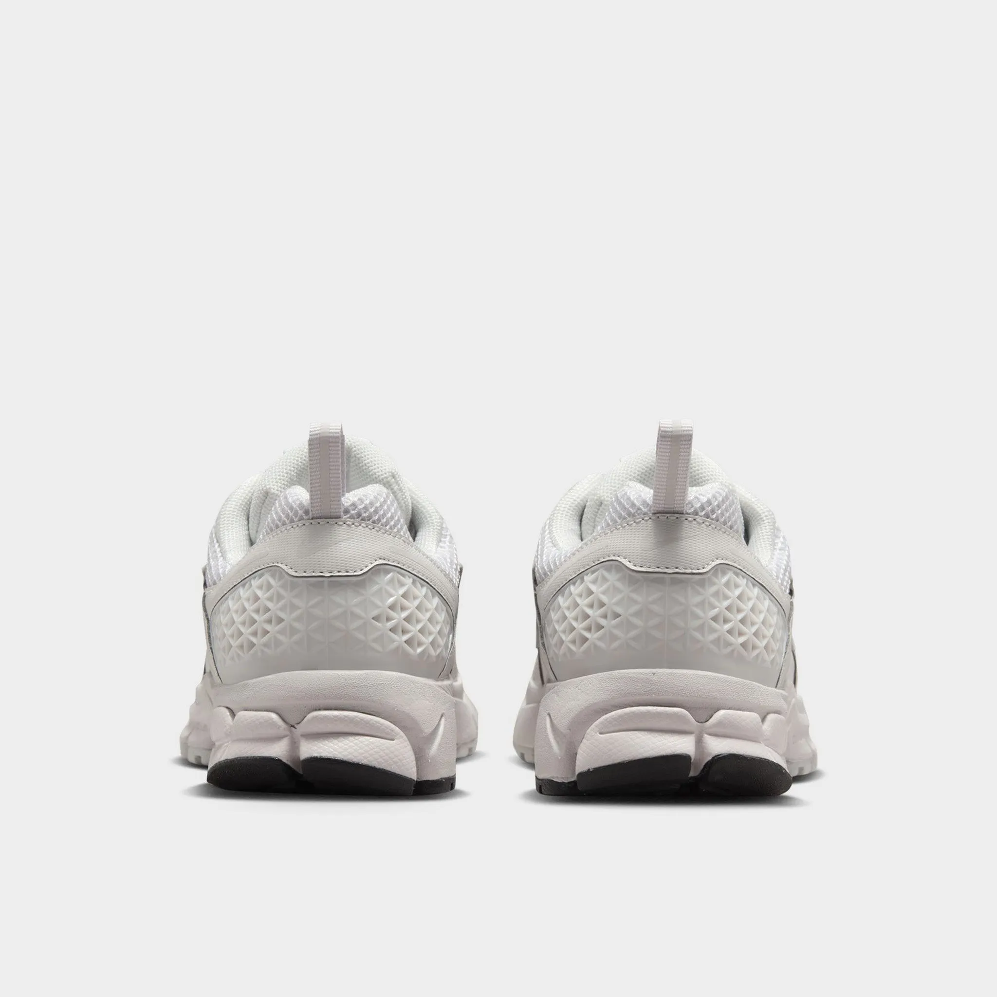 Comfort Technology Walking Vibe Nike Vomero 5 GS White / Vast Grey - Black