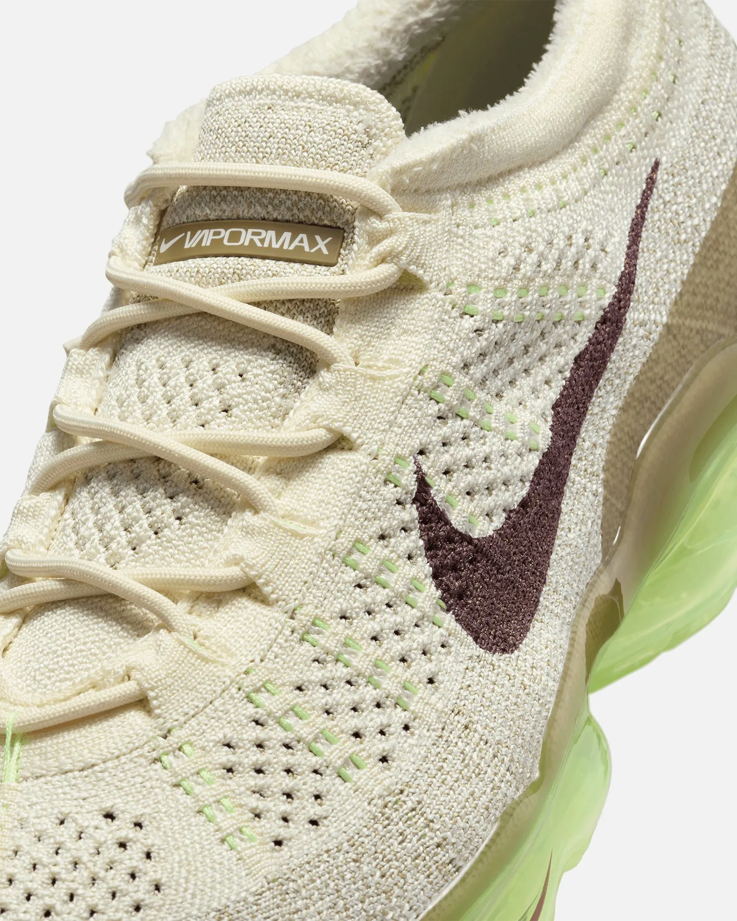 Wide fit Beauty Walk Nike Air VaporMax 2023 FlyKnit Coconut Milk/Neutral Olive