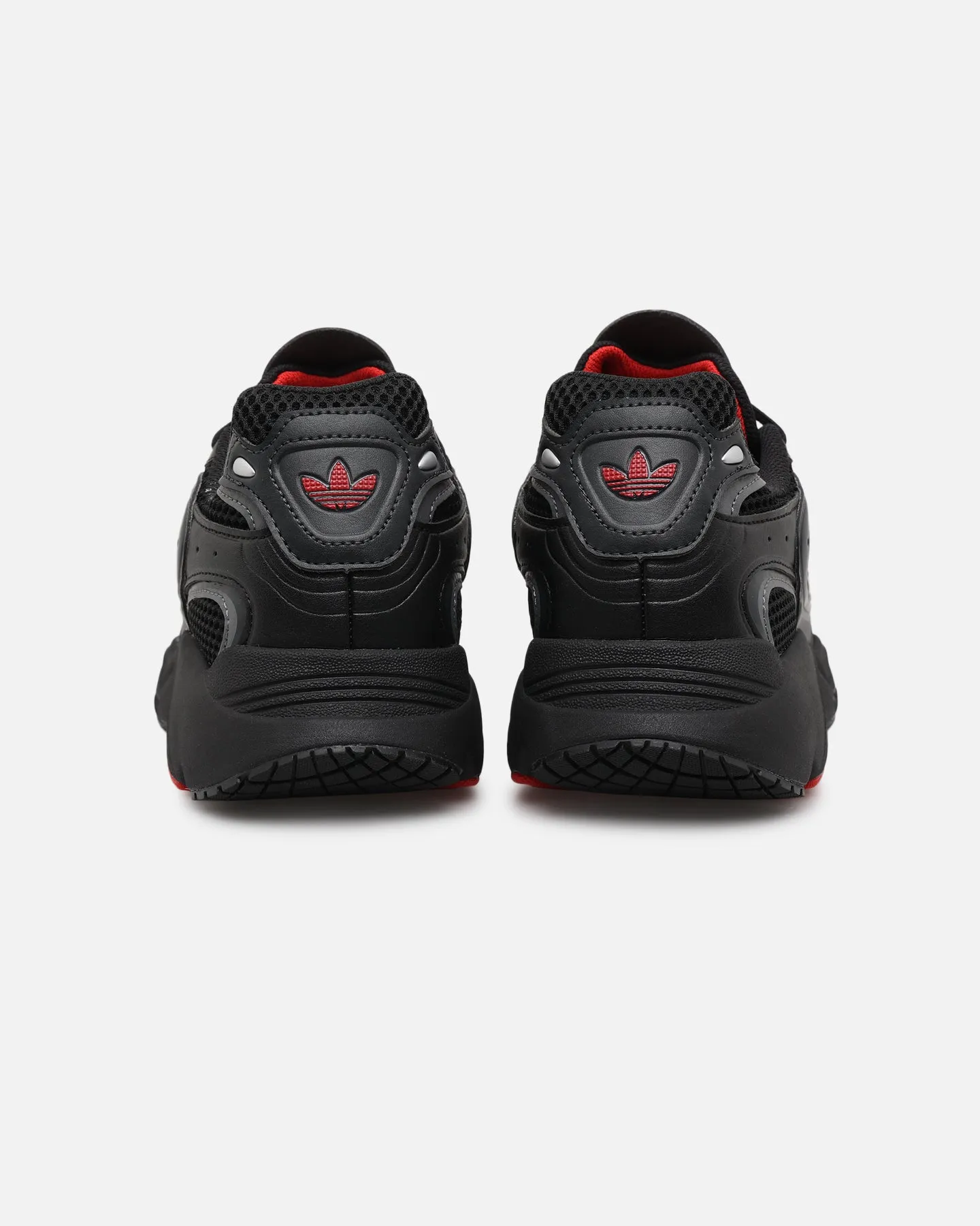 Active Peak Step Adidas Ozmillen Black