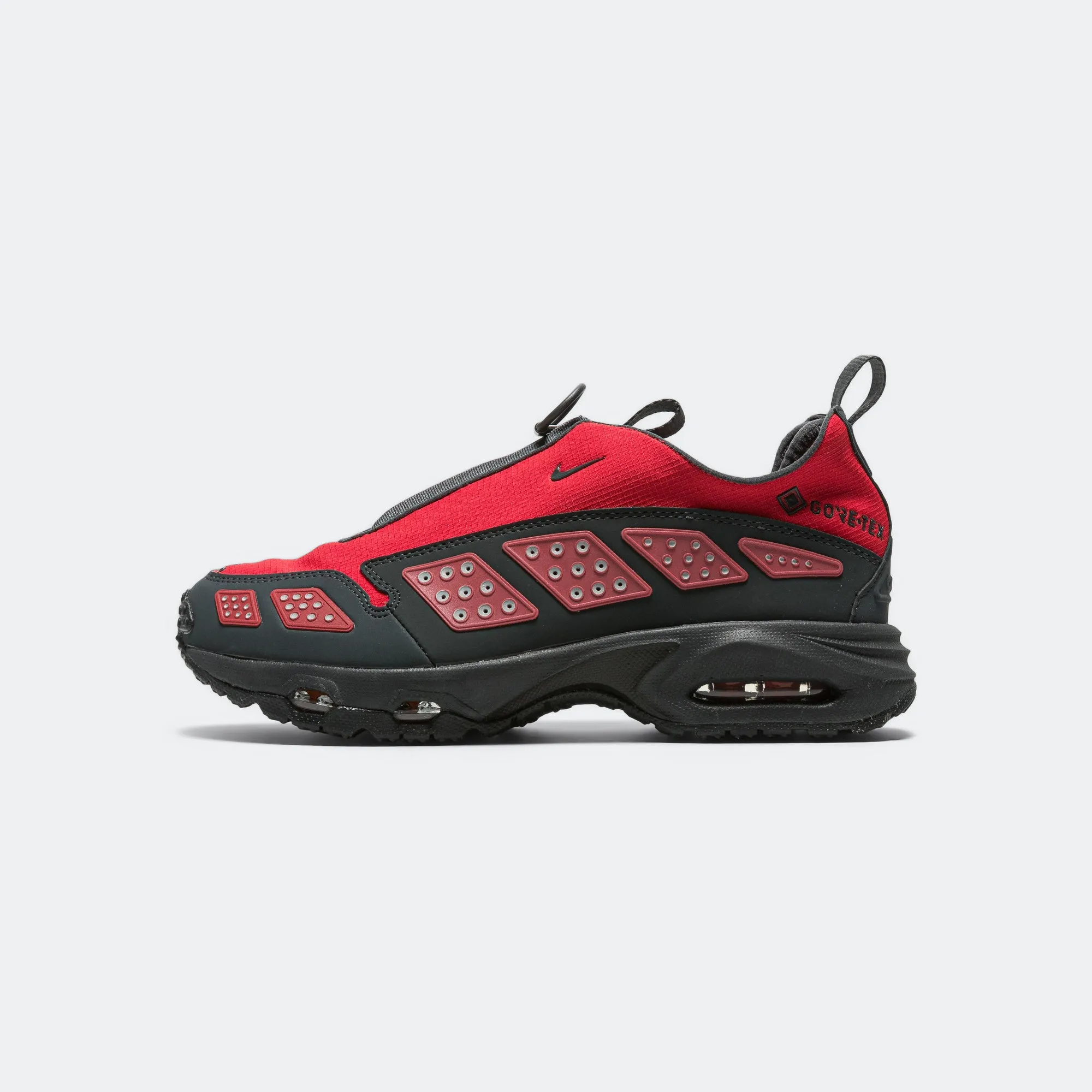 Womens Air Max SNDR GORE-TEX - Hyper Crimson/Dk Smoke Grey-Fire Red Padded chic Trail Daily