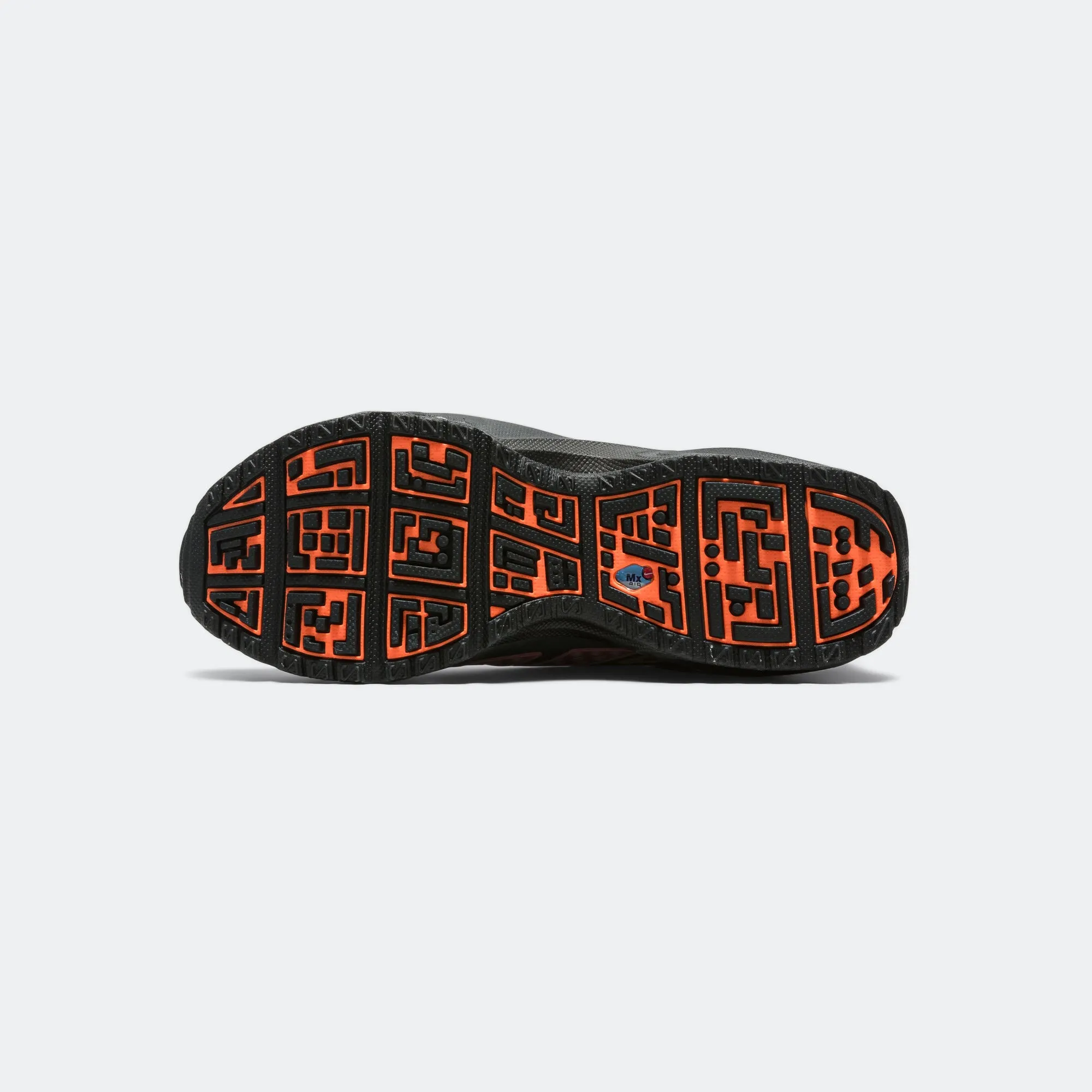 Womens Air Max SNDR GORE-TEX - Hyper Crimson/Dk Smoke Grey-Fire Red Low Zone Sneaker Repairs