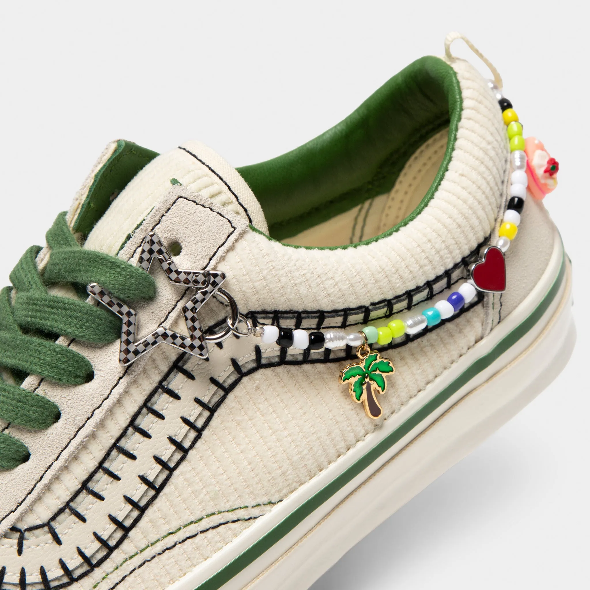 Comfortable fit Vans Old Skool Charms Cream / Cocona